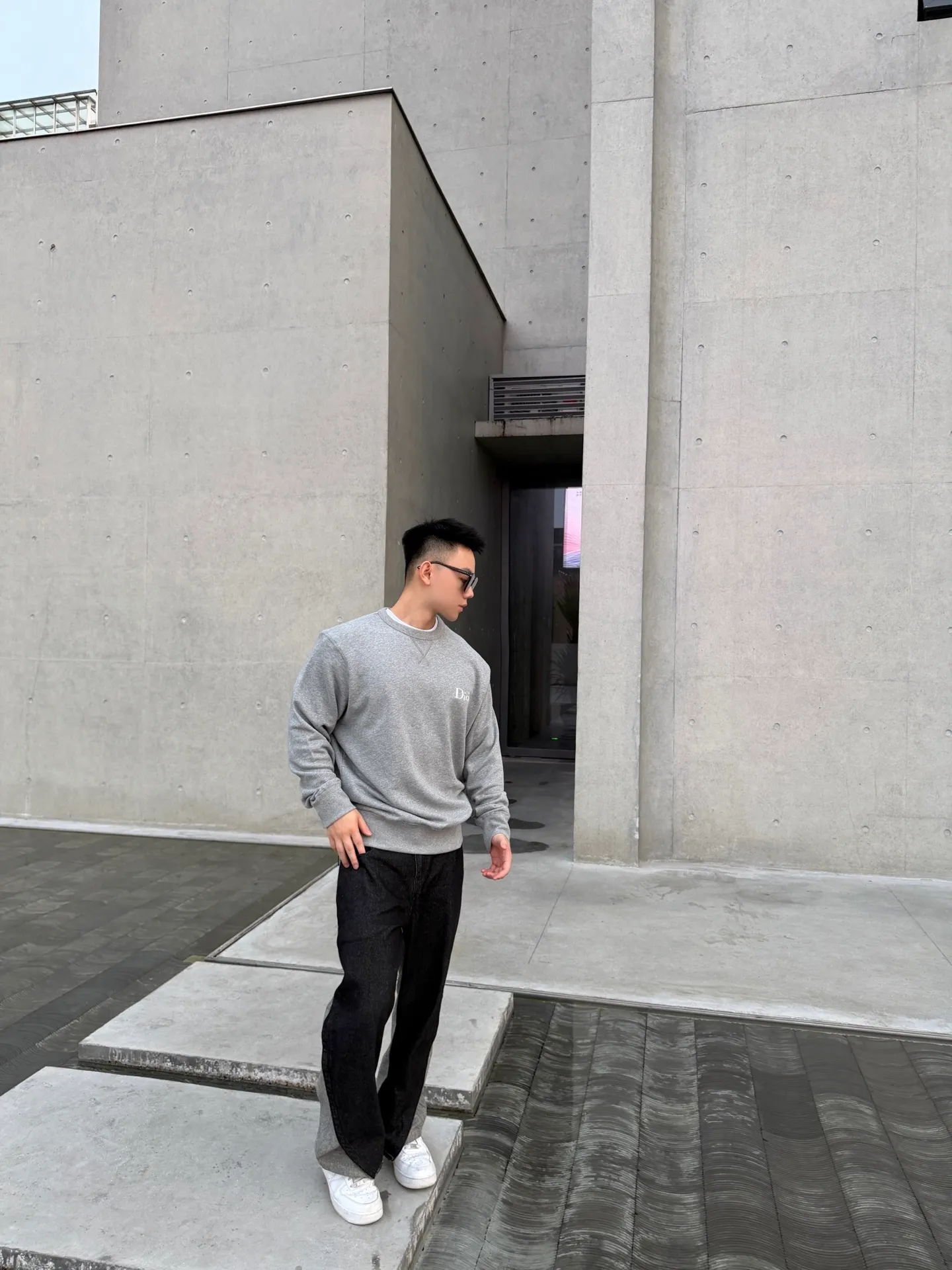 Dior chest embroidered logo crewneck sweatshirt