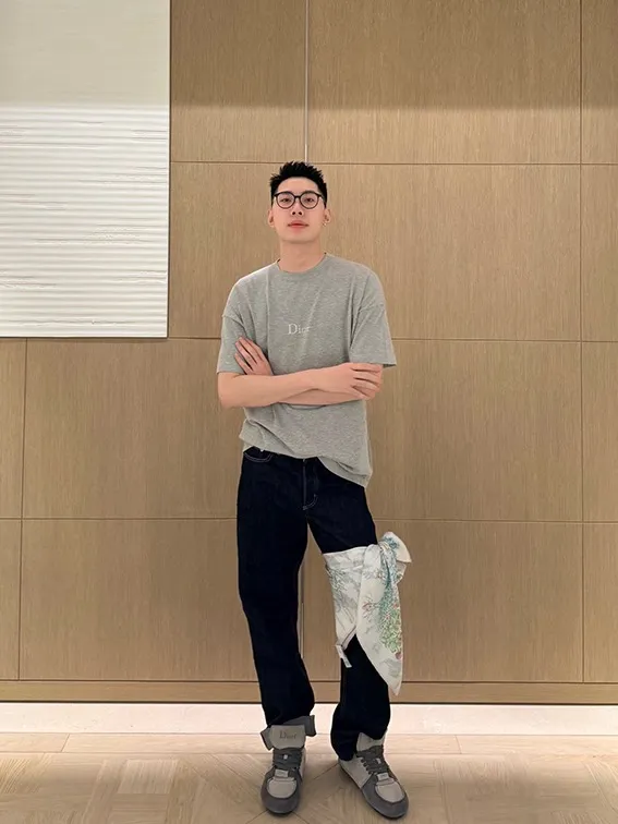 Dior/ LOGO