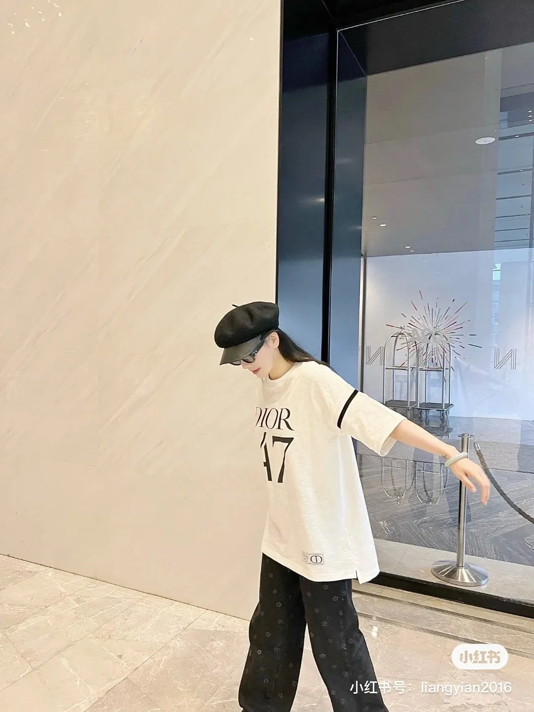 Dior/ 47 logo