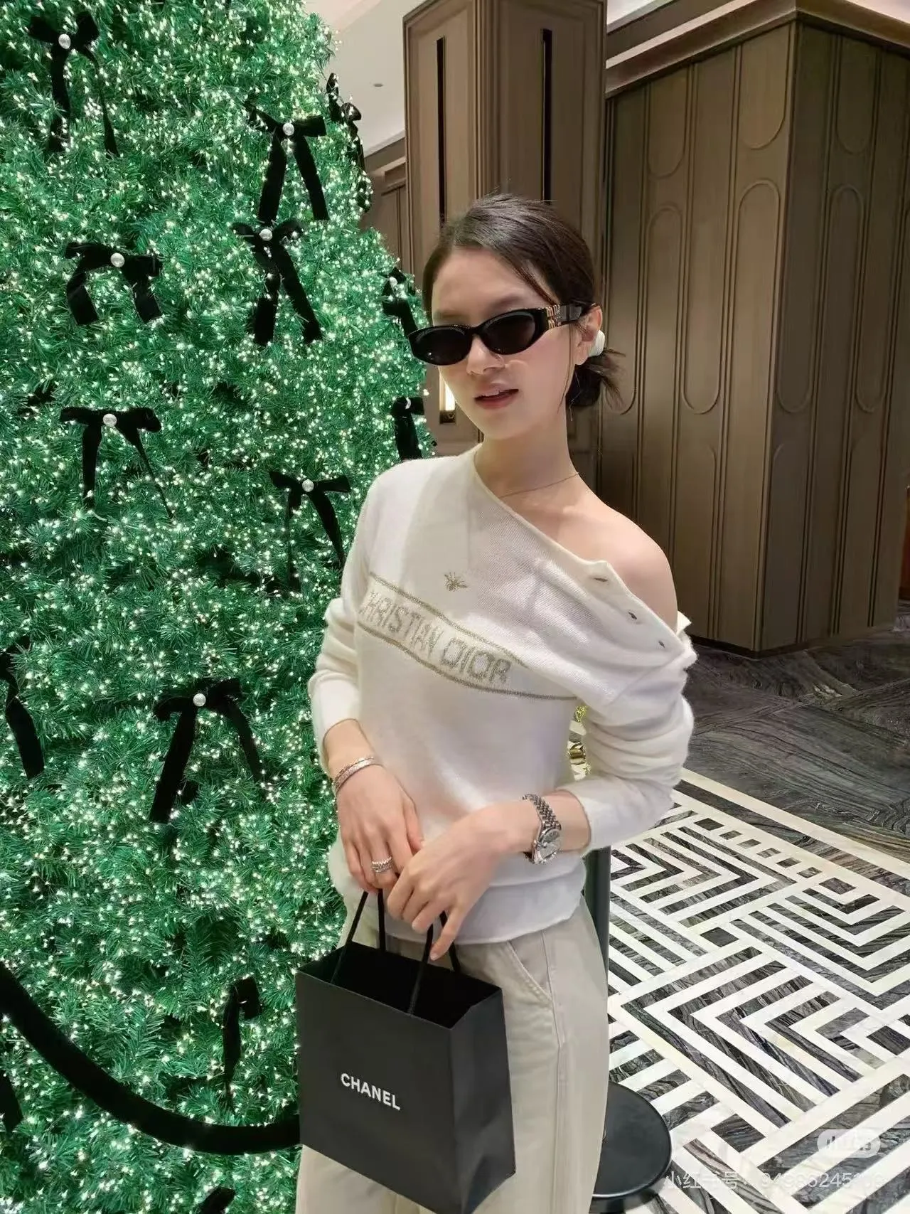 Dior/Dior Bee Embroidered Letter Jacquard Shoulder Buckle Sweater
