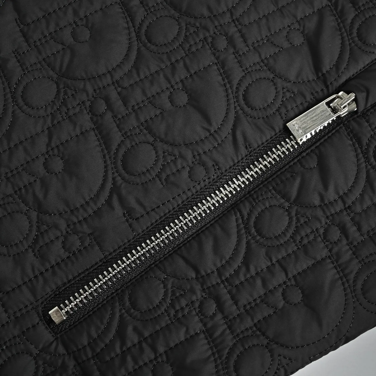 Dior/Dior embossed quilted embossed chest CD hooded zipper jacket