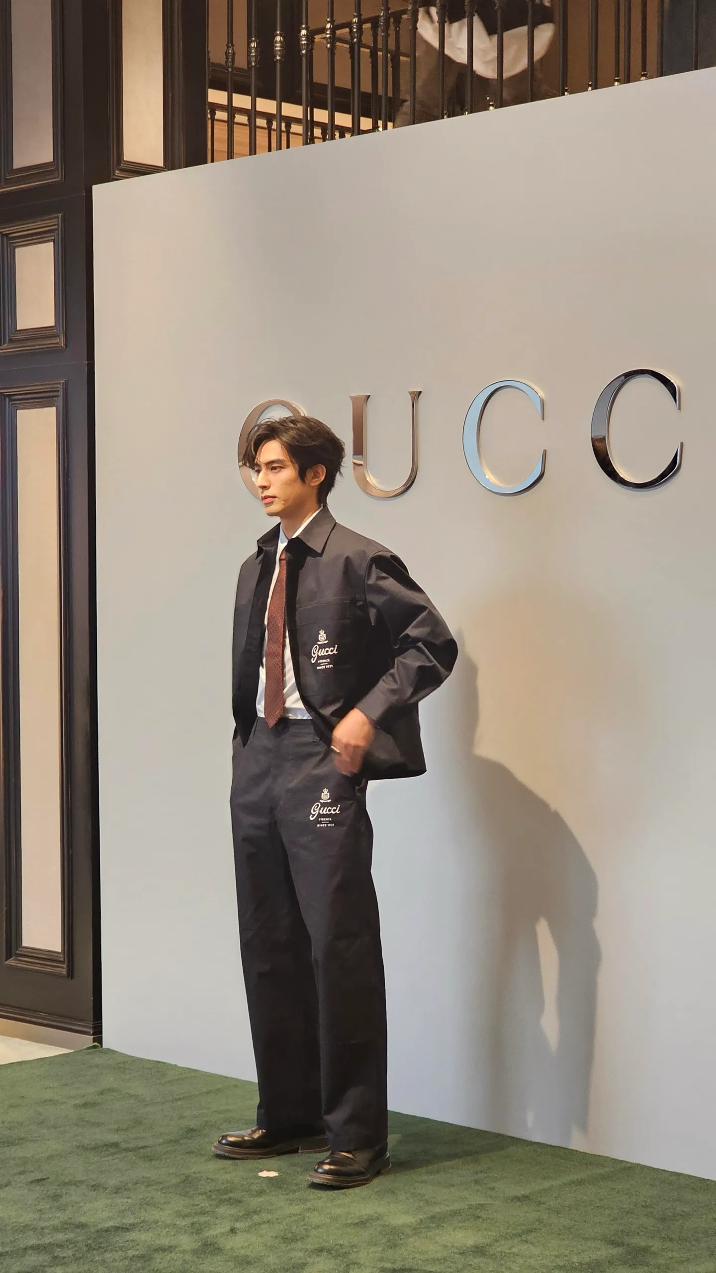 Gucci/Gucci pocket distressed printed logo trousers