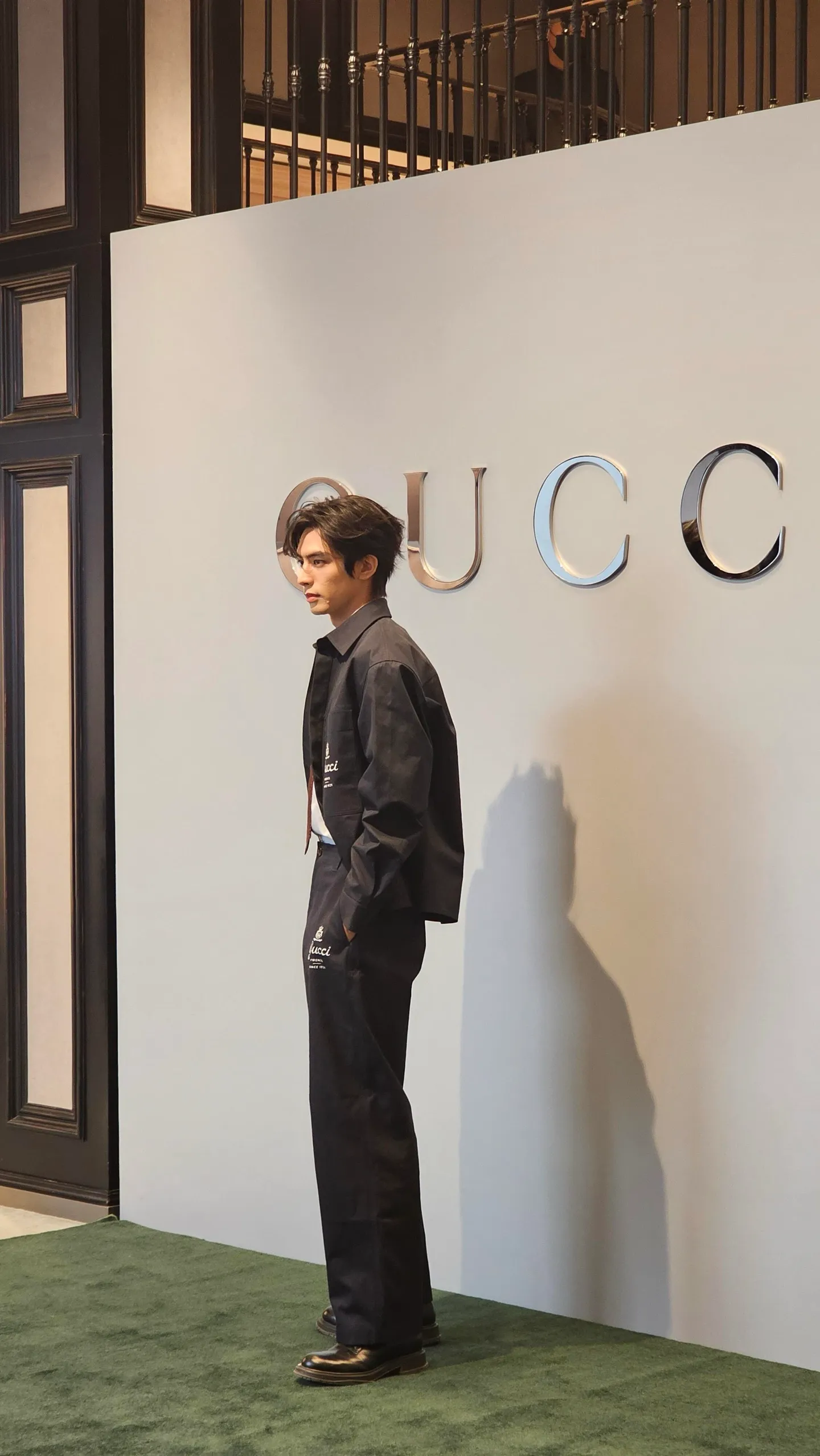 Gucci/Gucci pocket distressed printed logo trousers