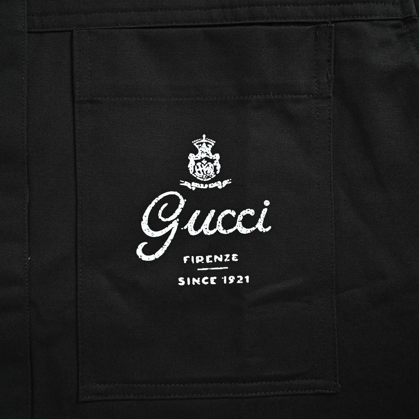Gucci/Gucci Pocket Distressed Print Logo Jacket