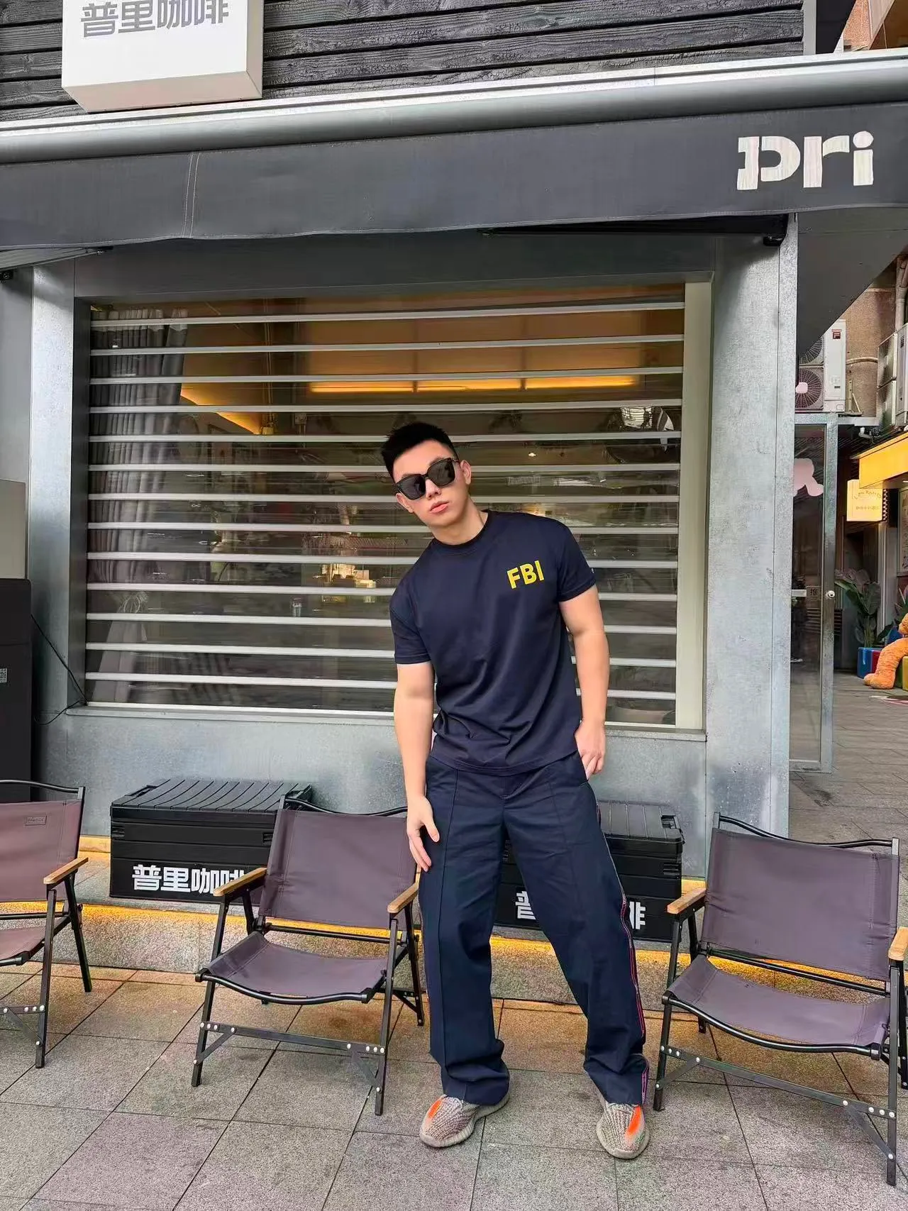 Gucci/Gucci side red stripe web trim sports trousers