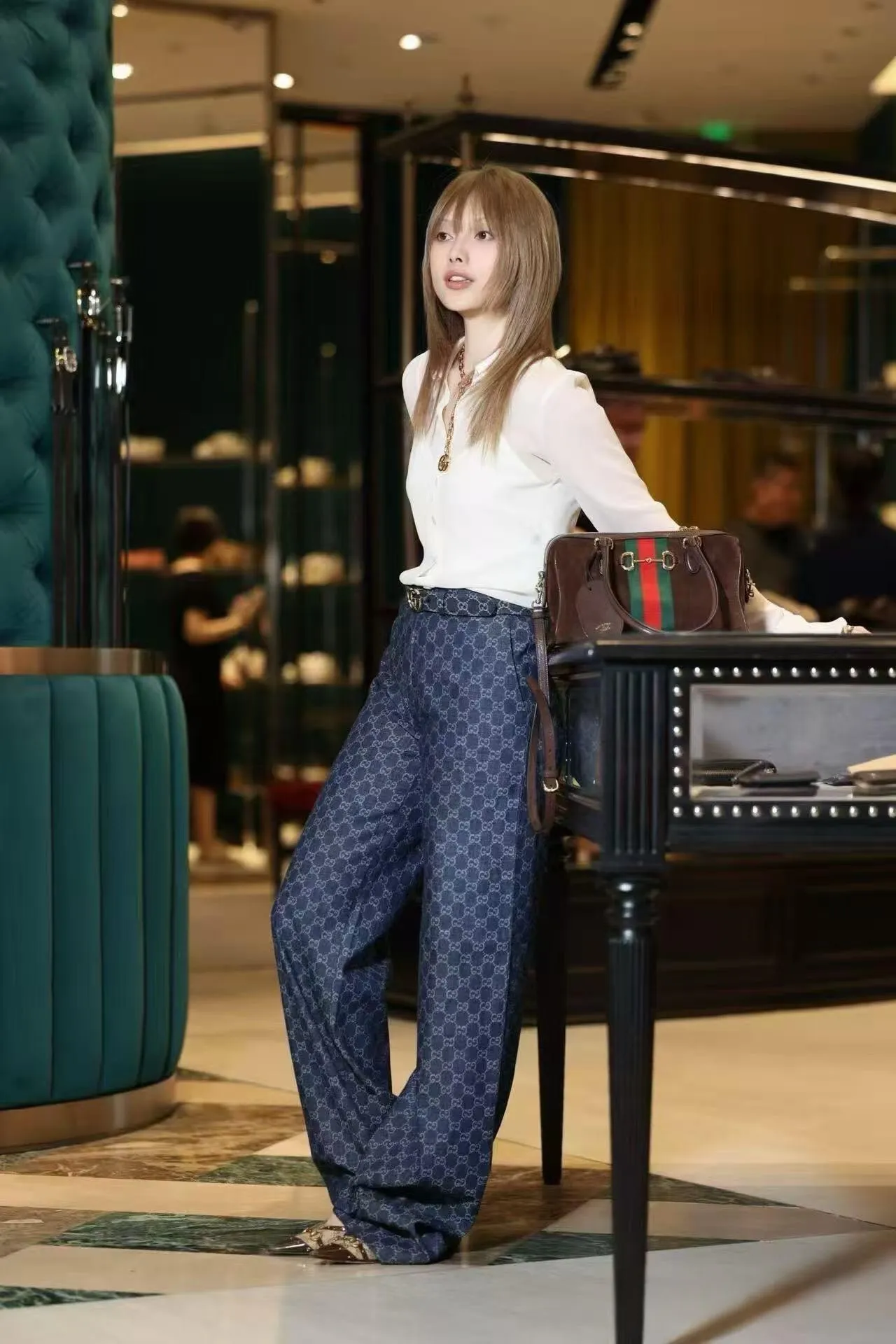 Gucci/Gucci old flower all over printed jacquard trousers