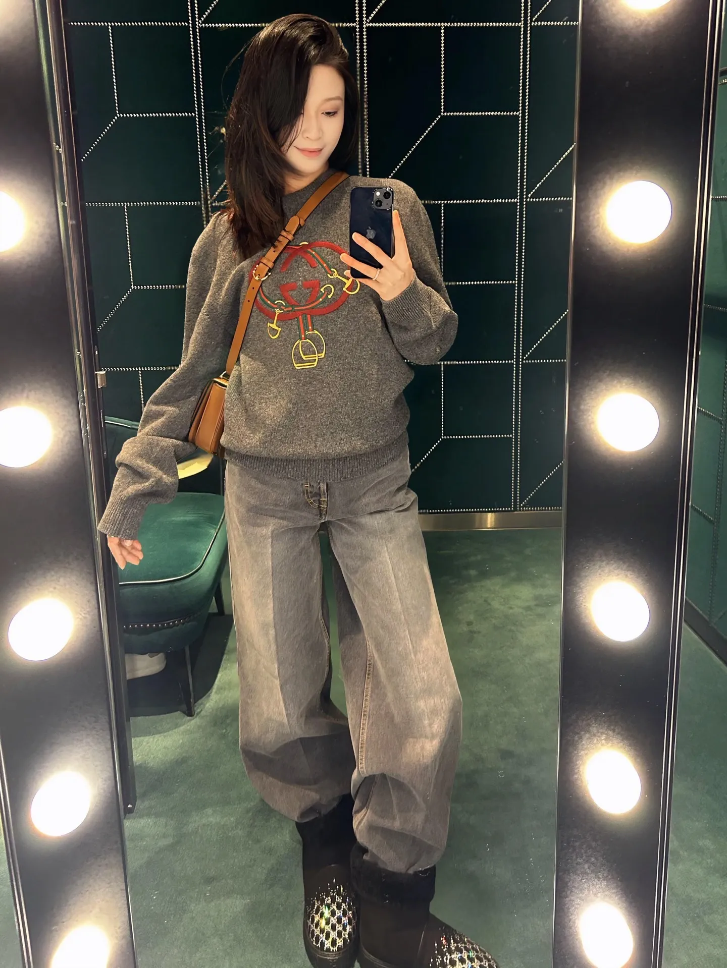 Gucci/Gucci red lantern embroidered crew neck sweater