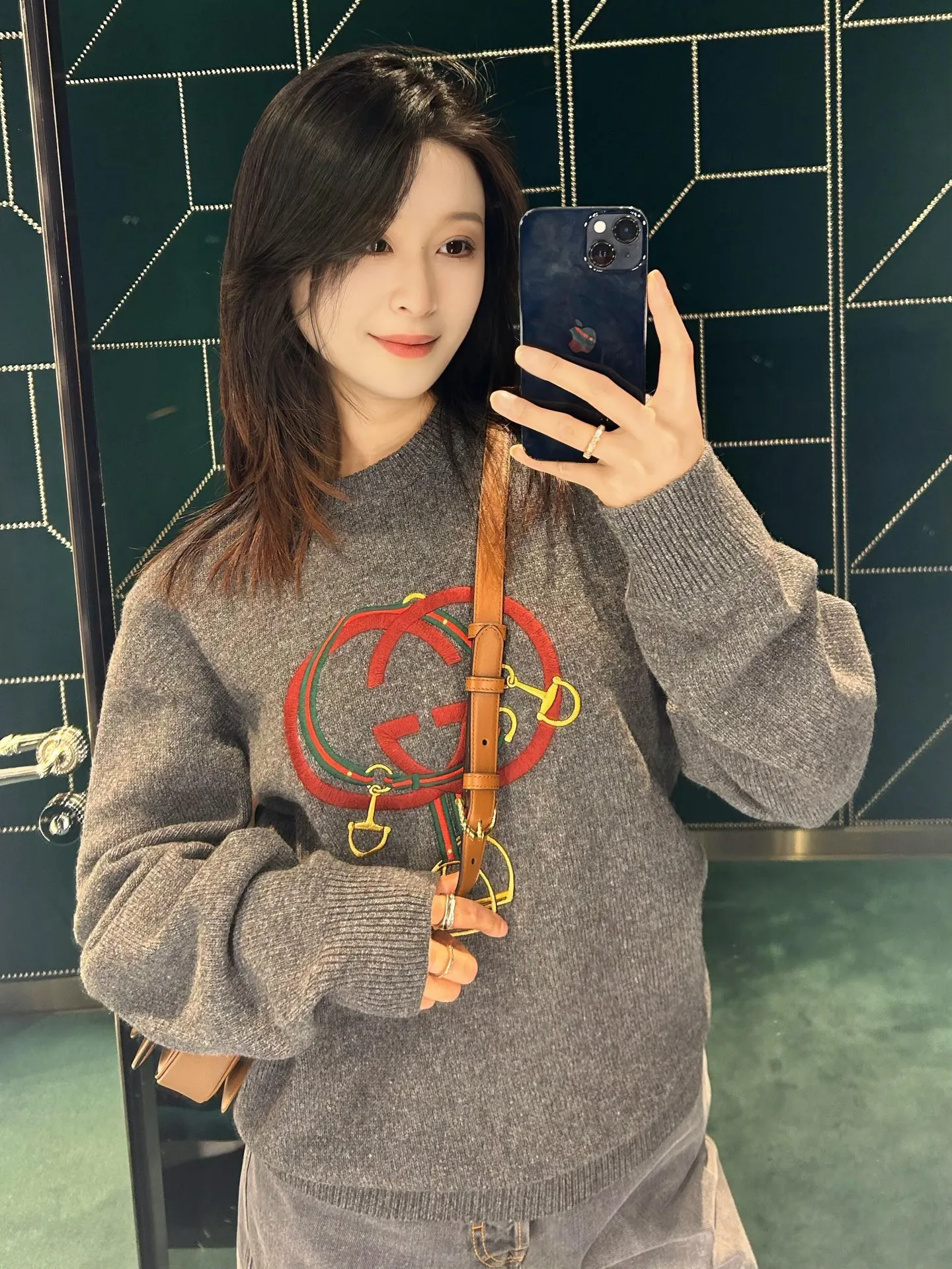 Gucci/Gucci red lantern embroidered crew neck sweater