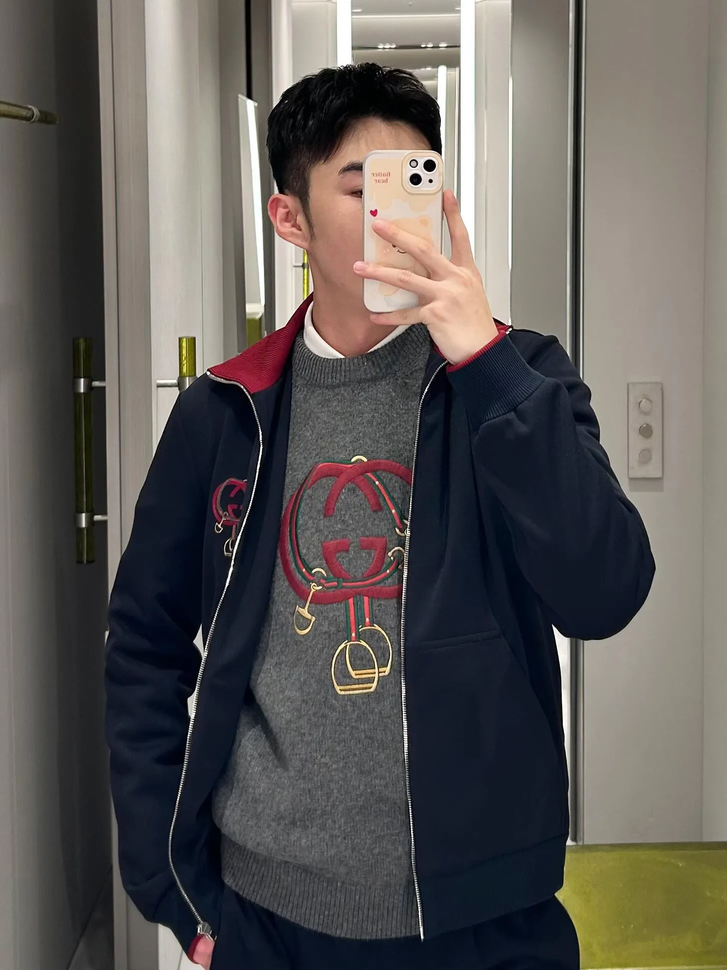 Gucci/Gucci red lantern embroidered crew neck sweater