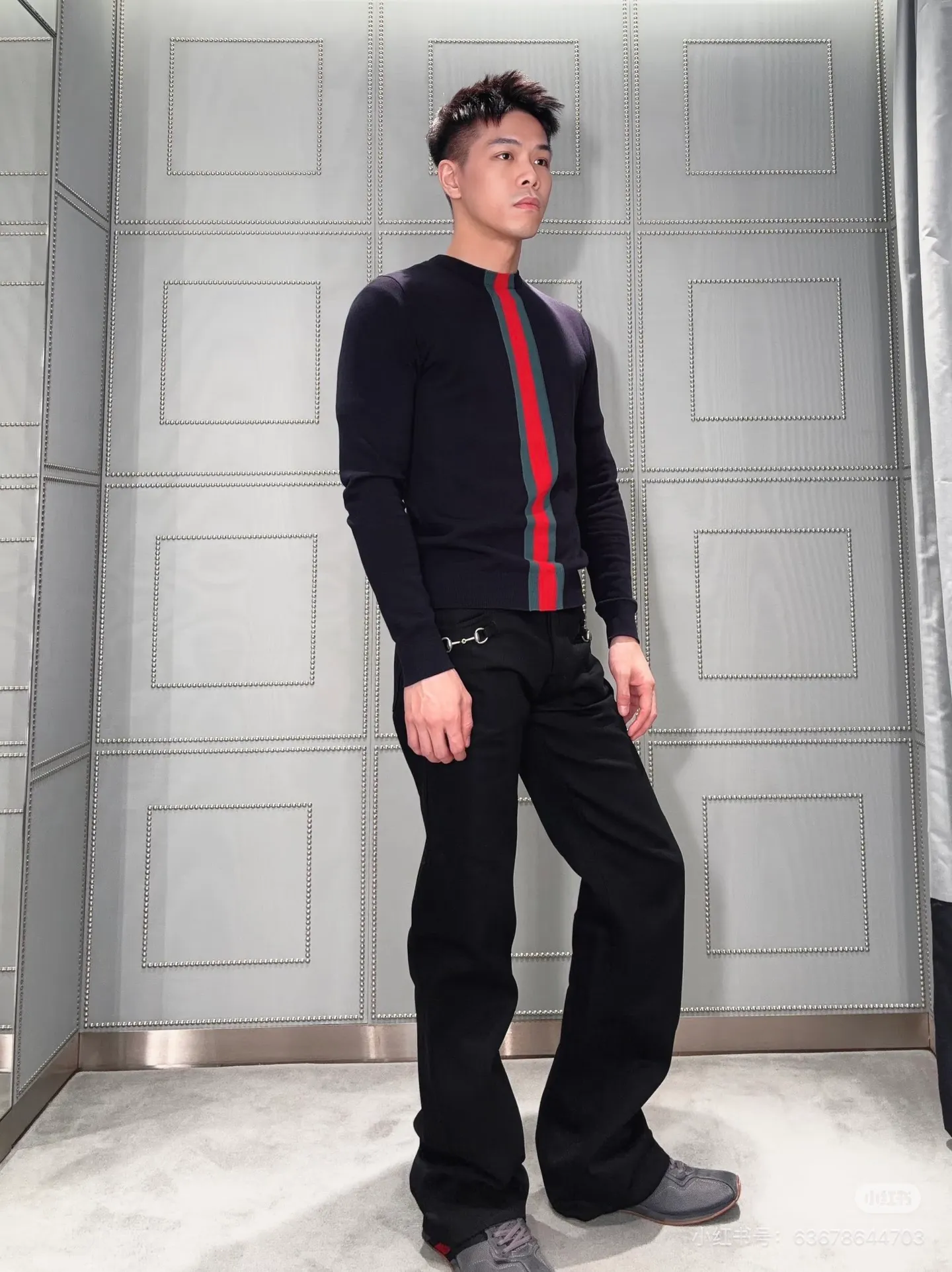 Gucci/Gucci red and green vertical striped knitted crew neck sweater