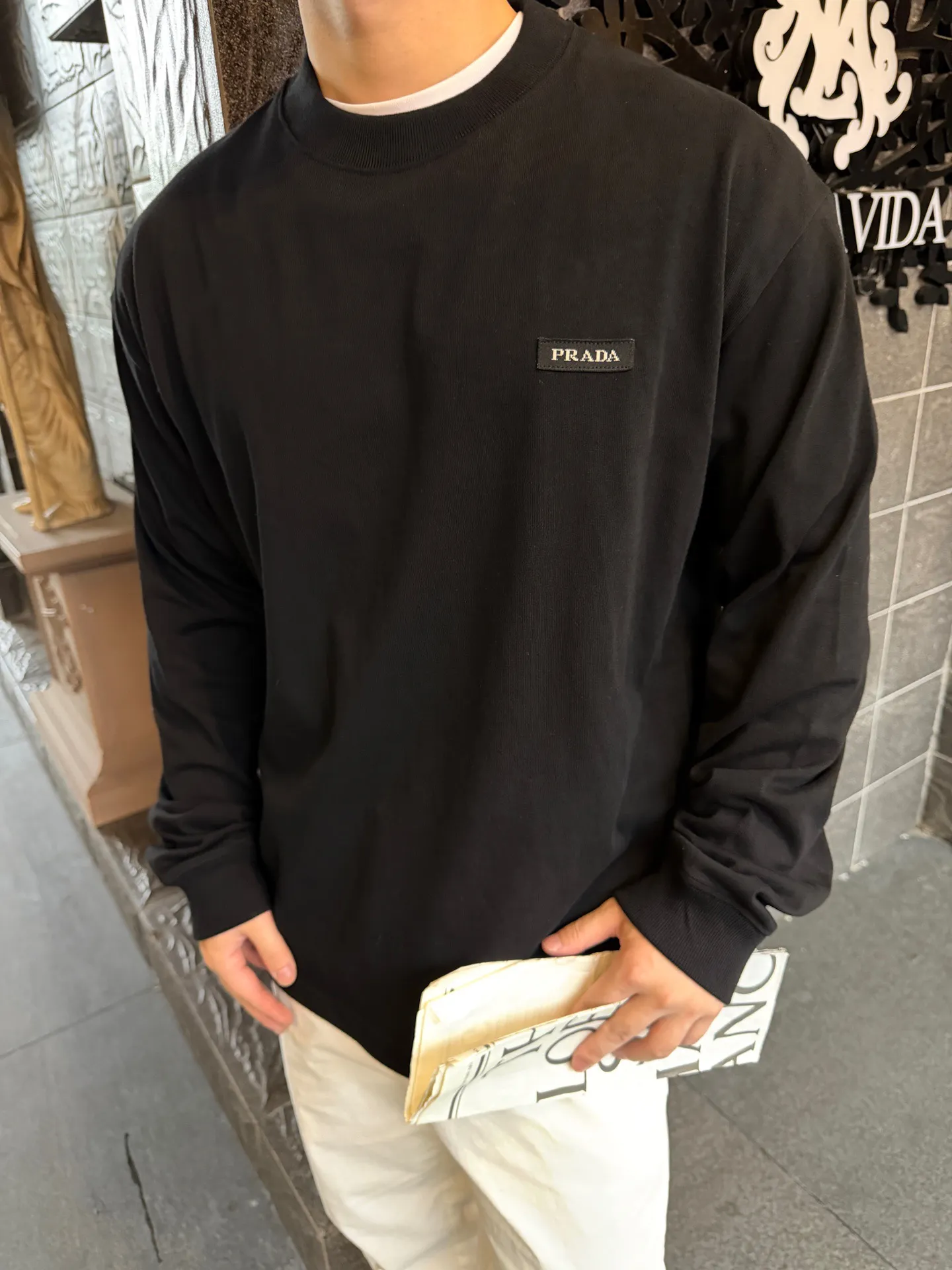 Prada/ T
