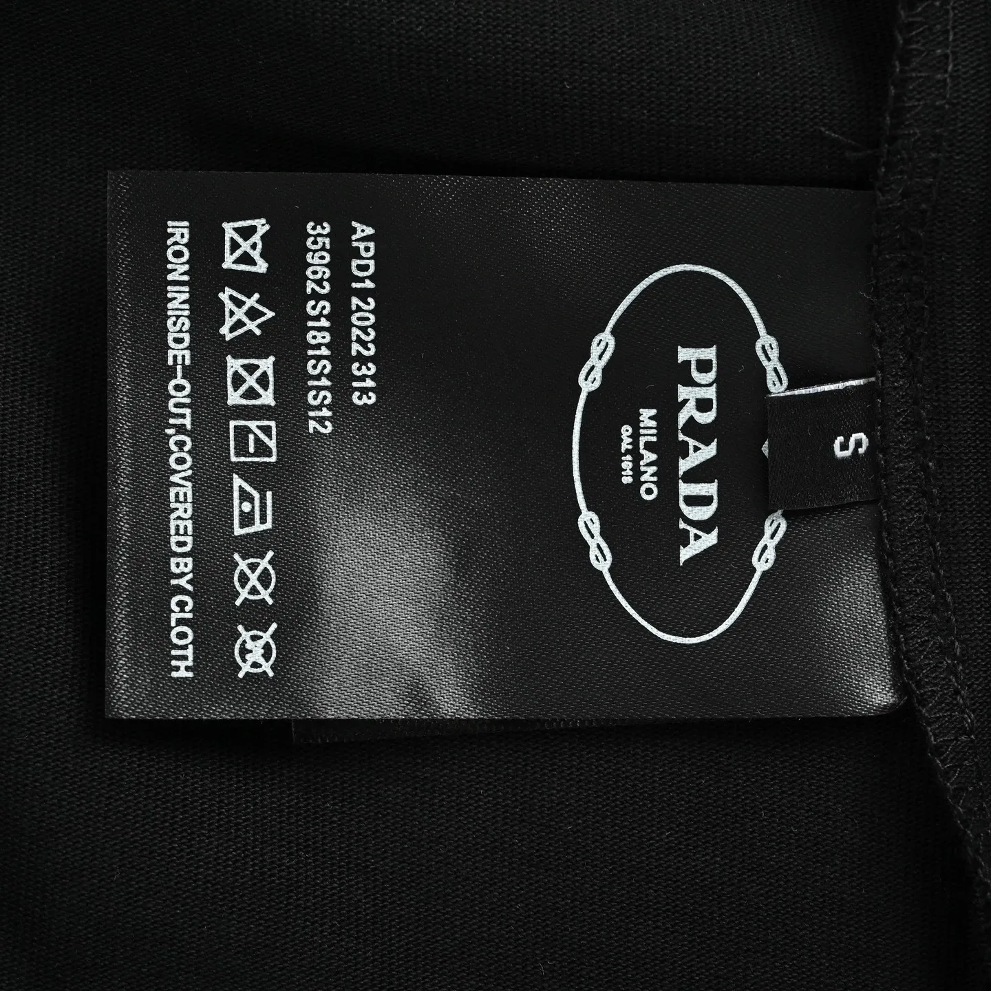 Prada/ 26ss logo