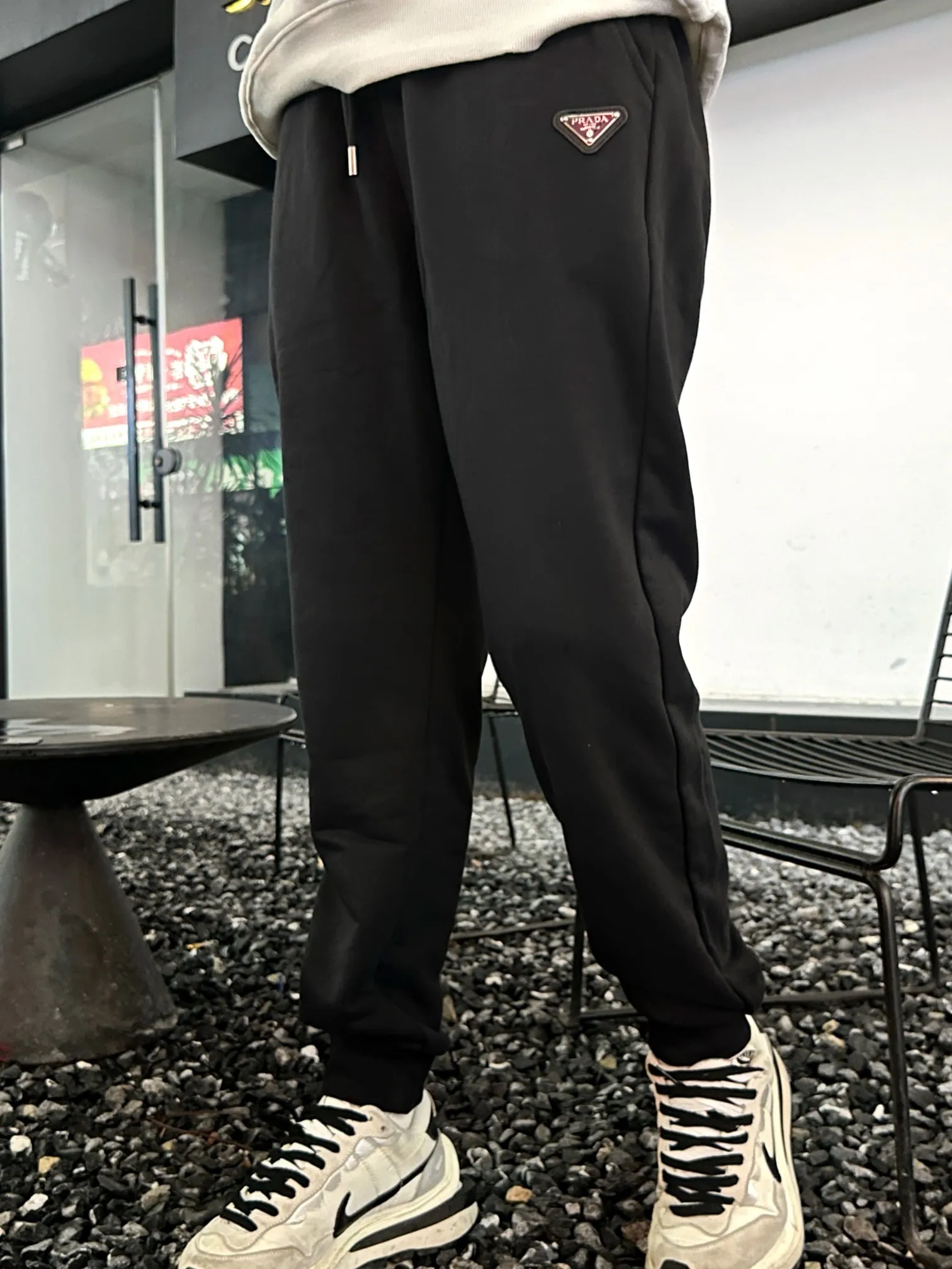 Prada/ Logo