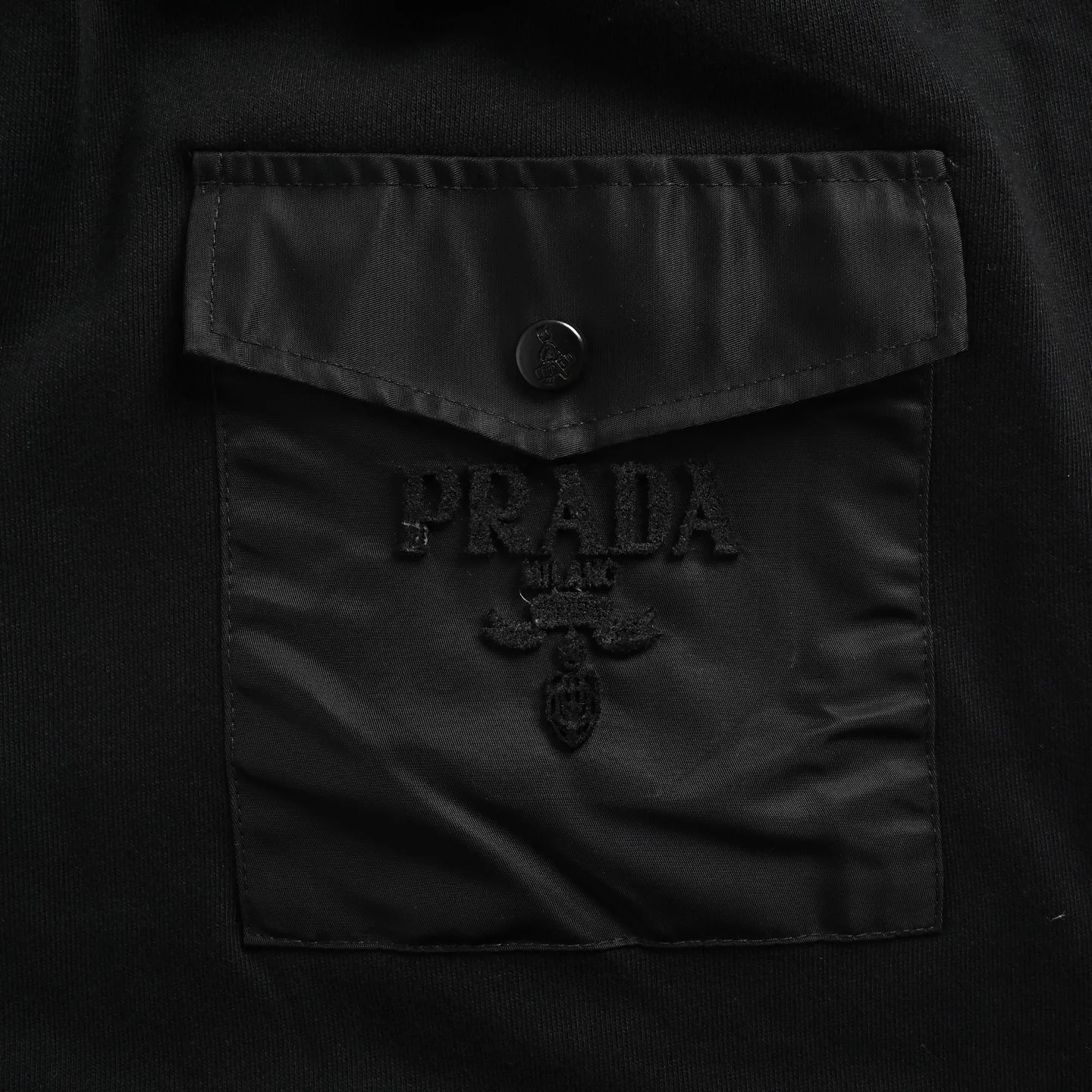 Prada/ Logo