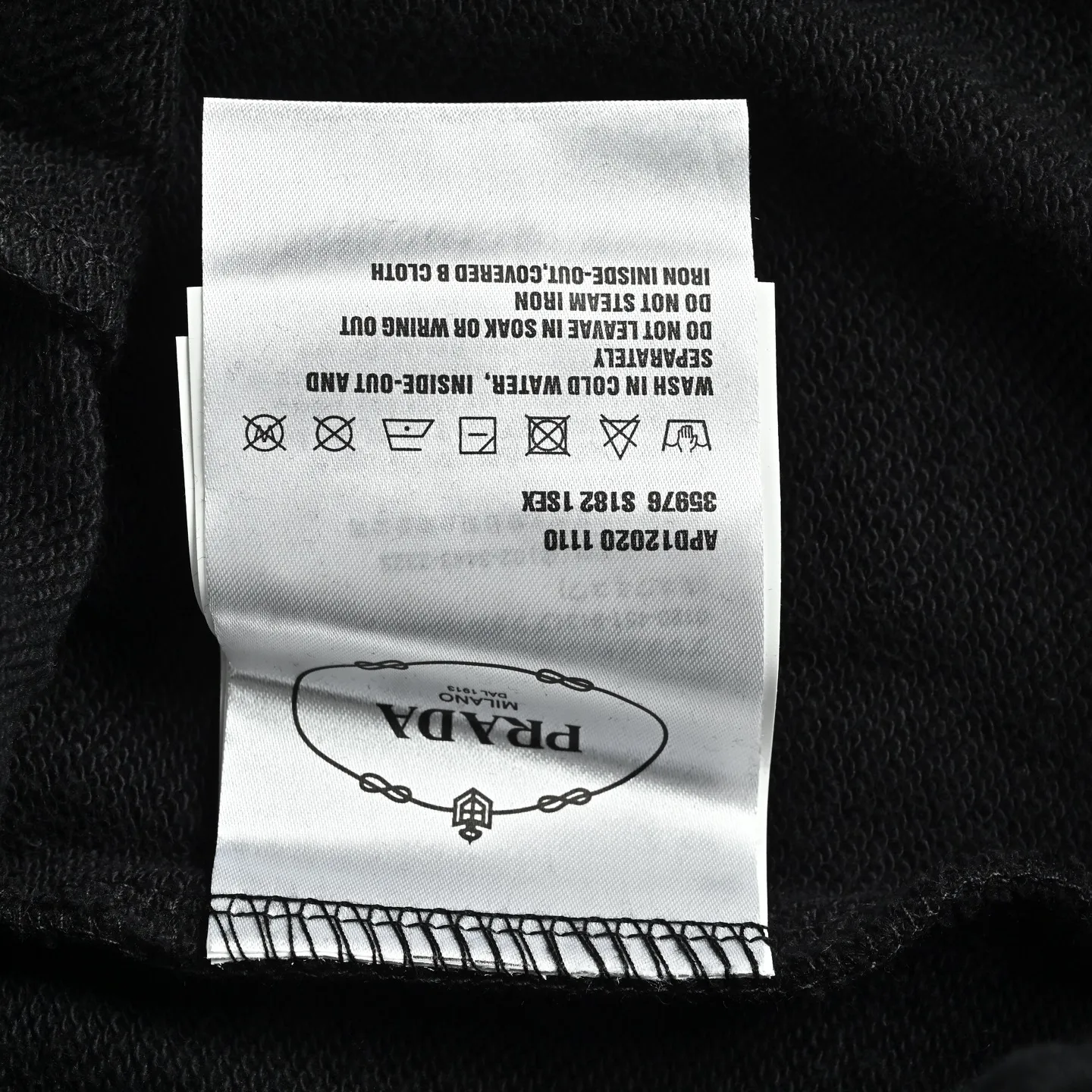 Prada/ Logo