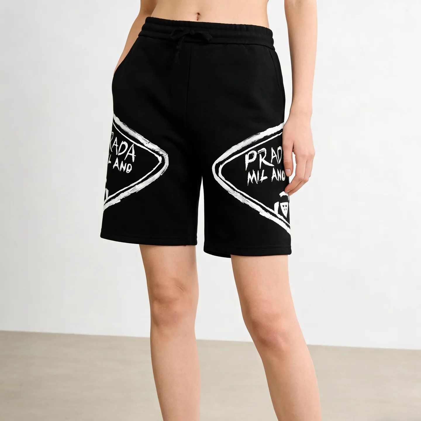 Prada/ logo