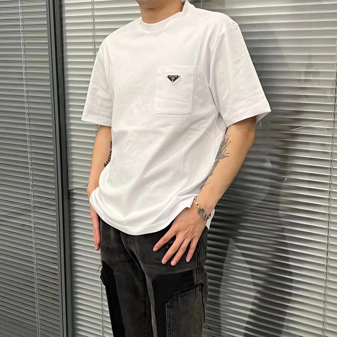 Prada/ Classic