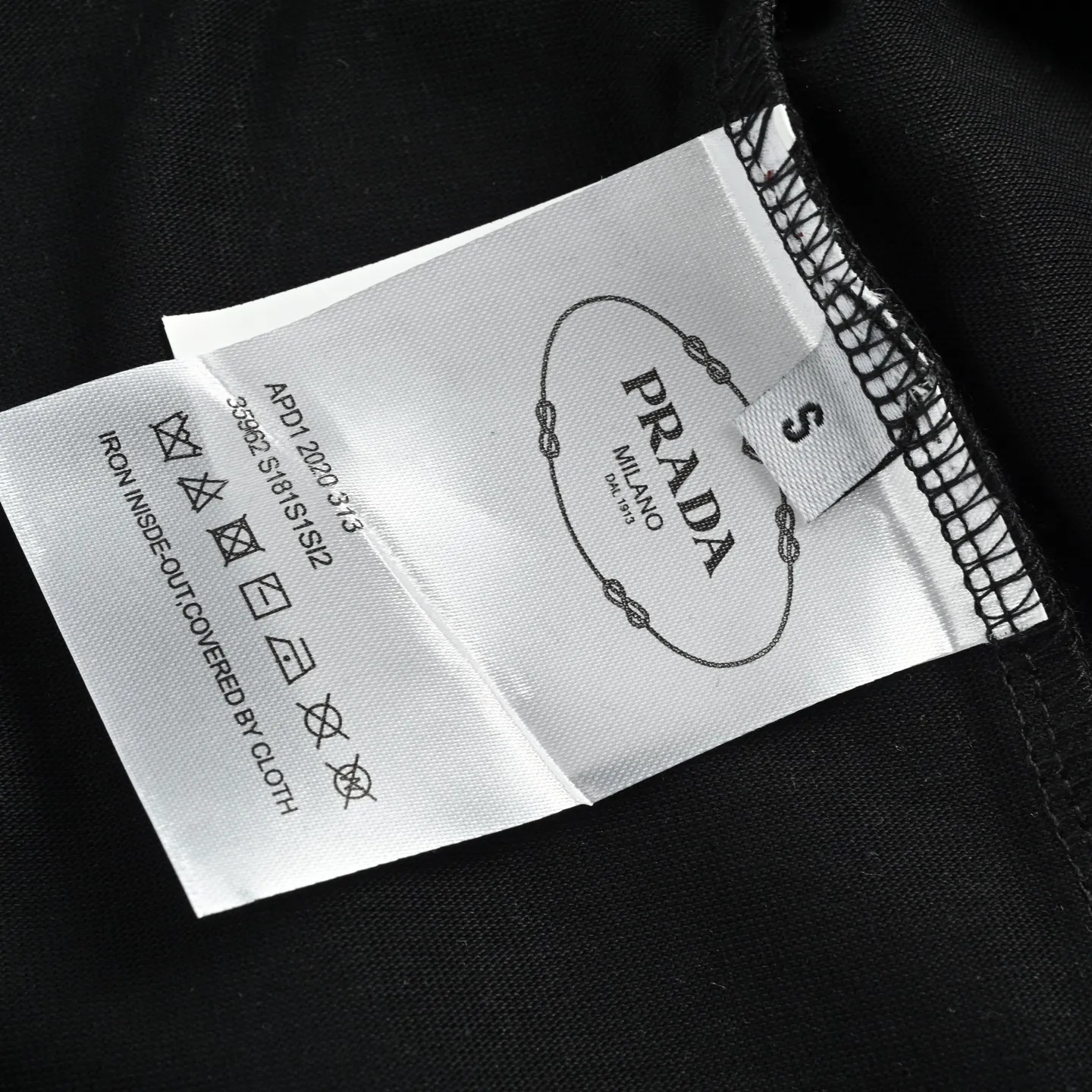 Prada/ 26ss logo