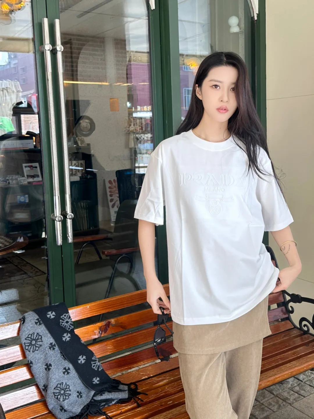 Prada/ logo