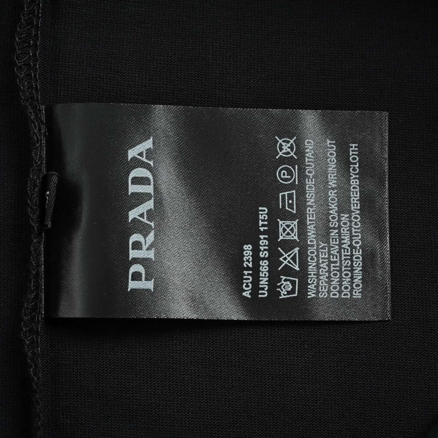 Prada/ Red