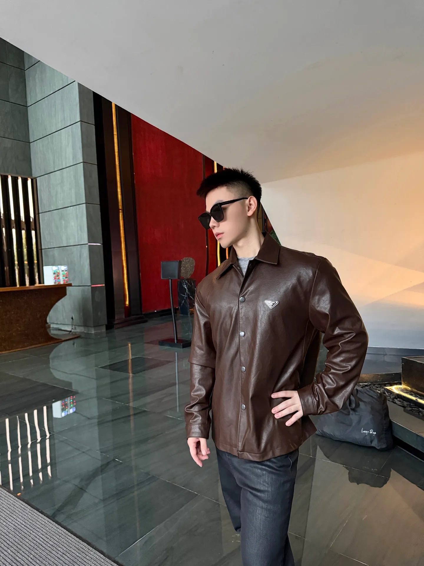 Prada/ （Brown）