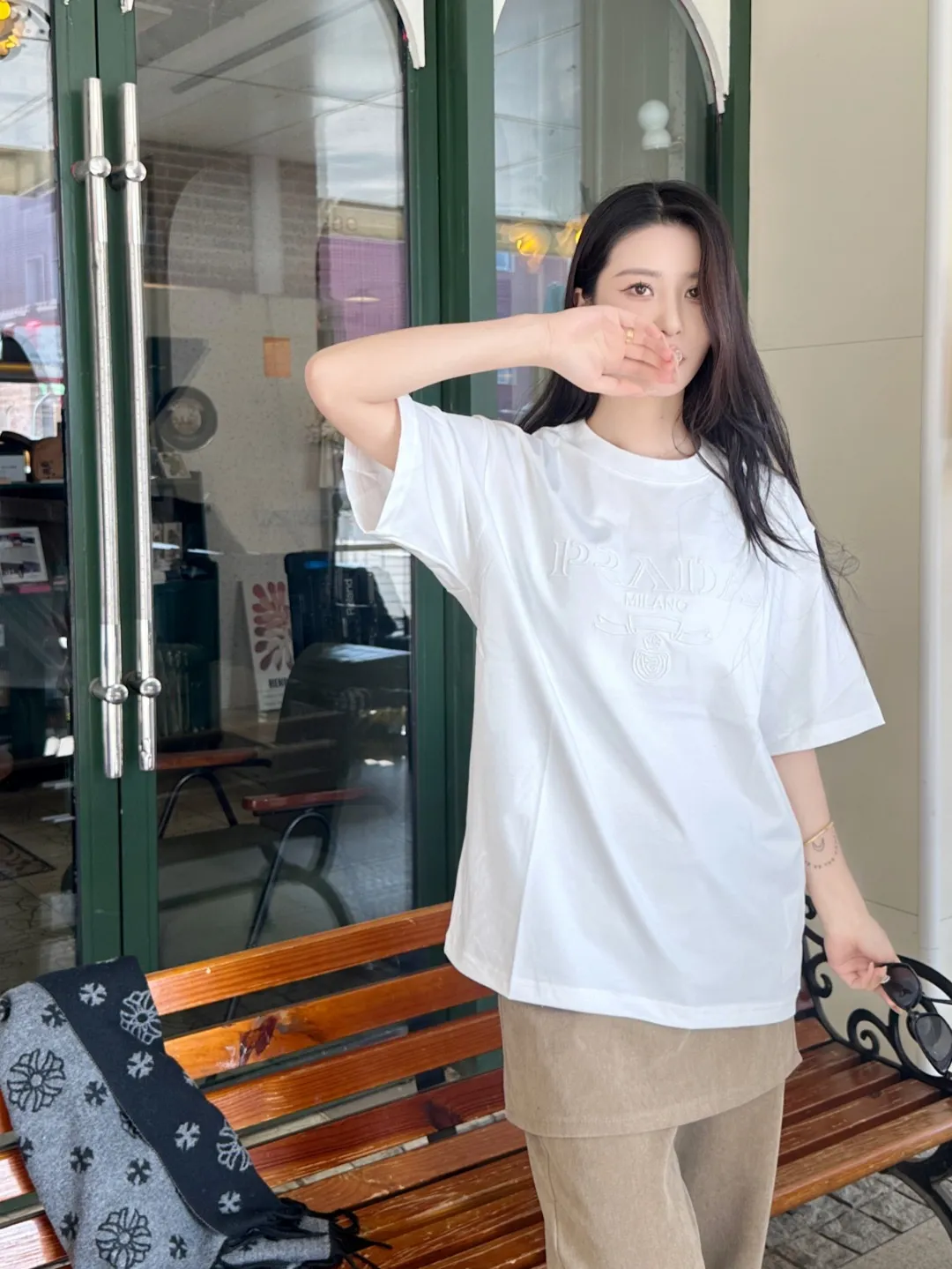Prada/ logo