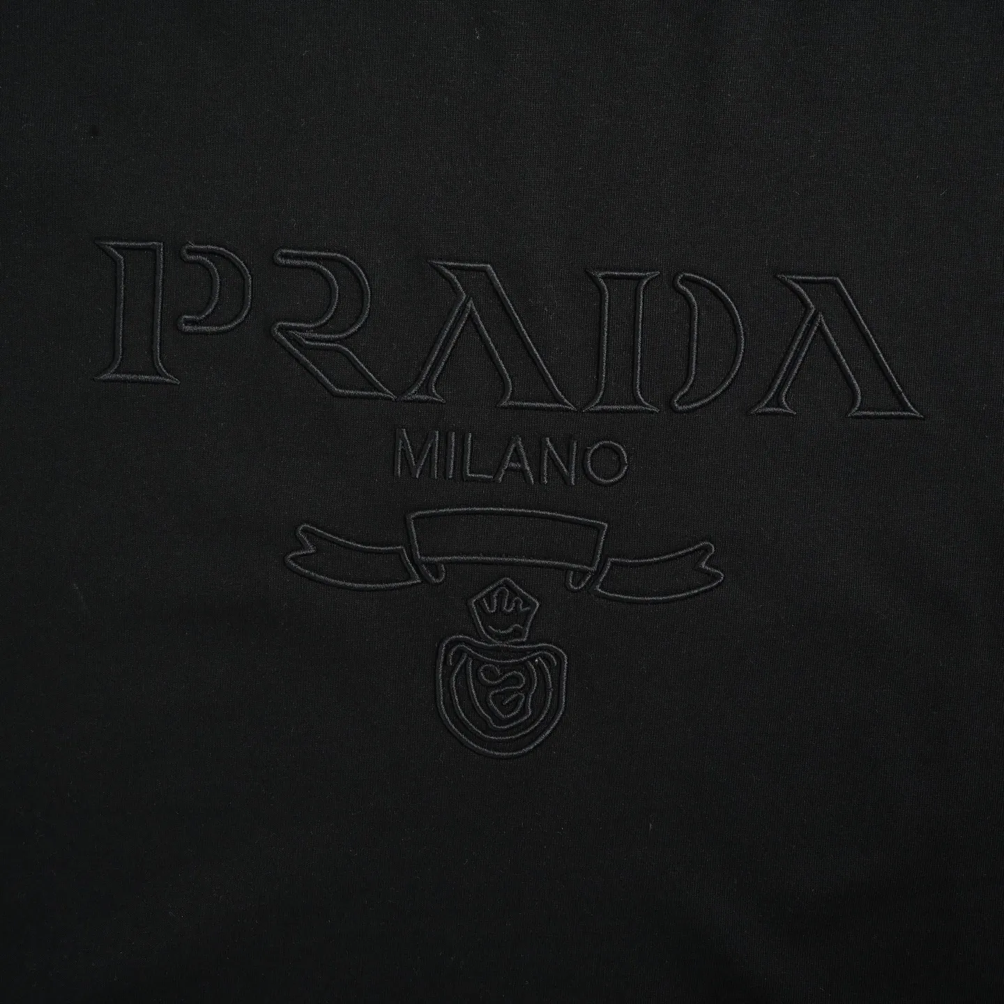 Prada/ logo