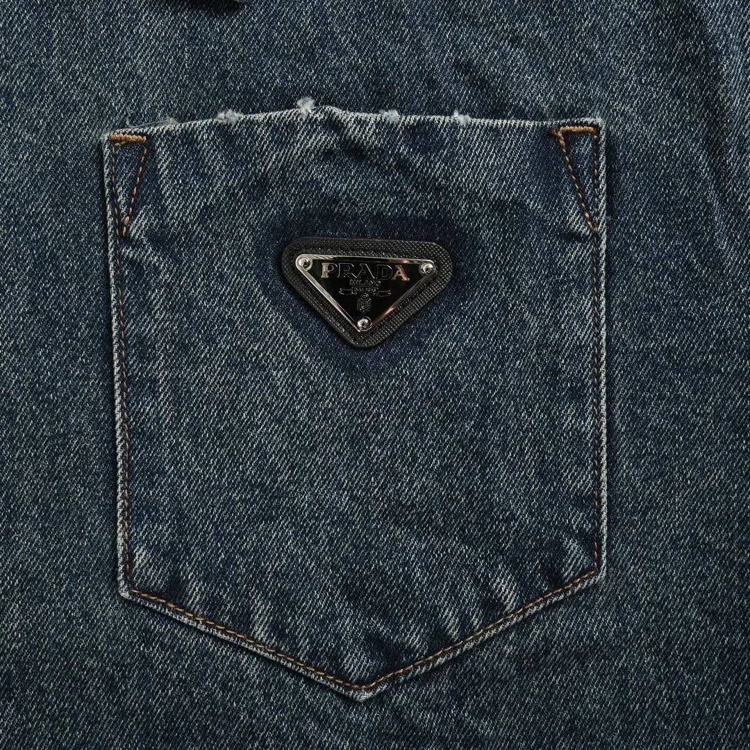 Prada / Retro