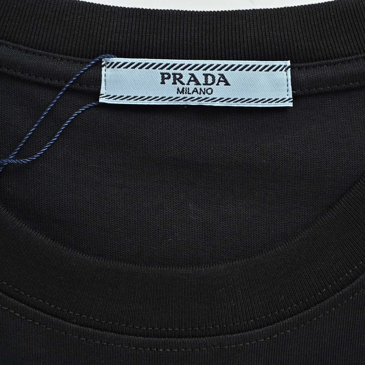 Prada/ Classic logo