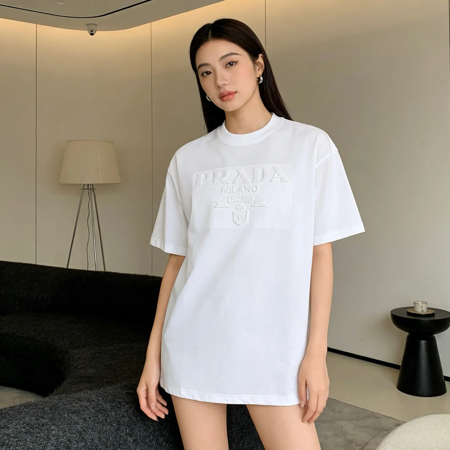 Prada/ logo