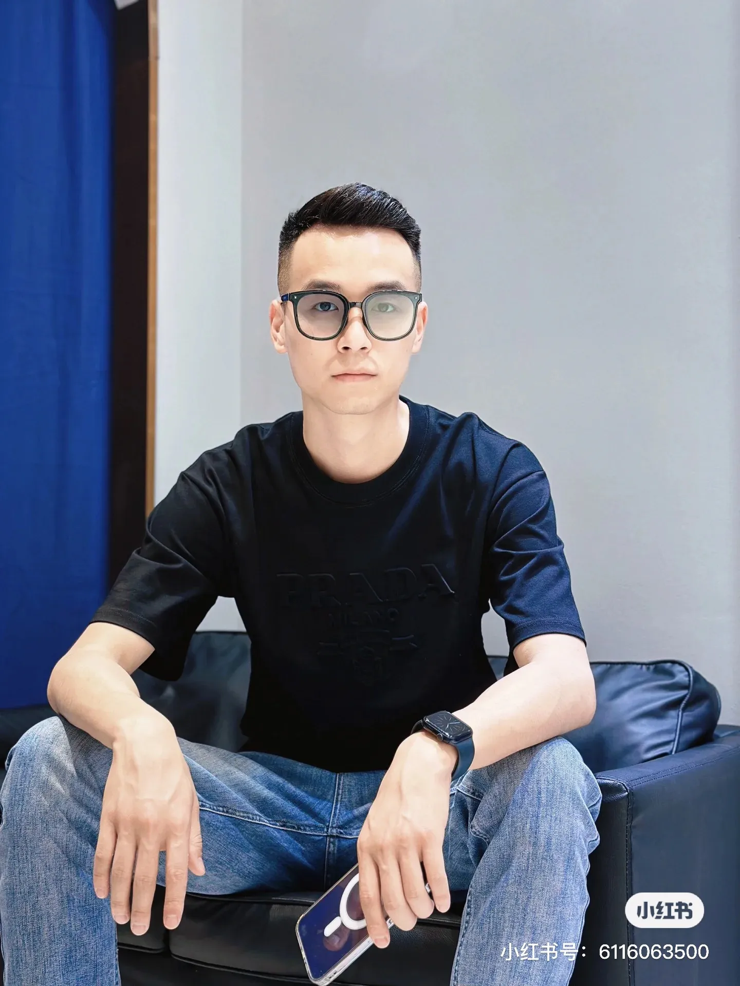Prada/ logo