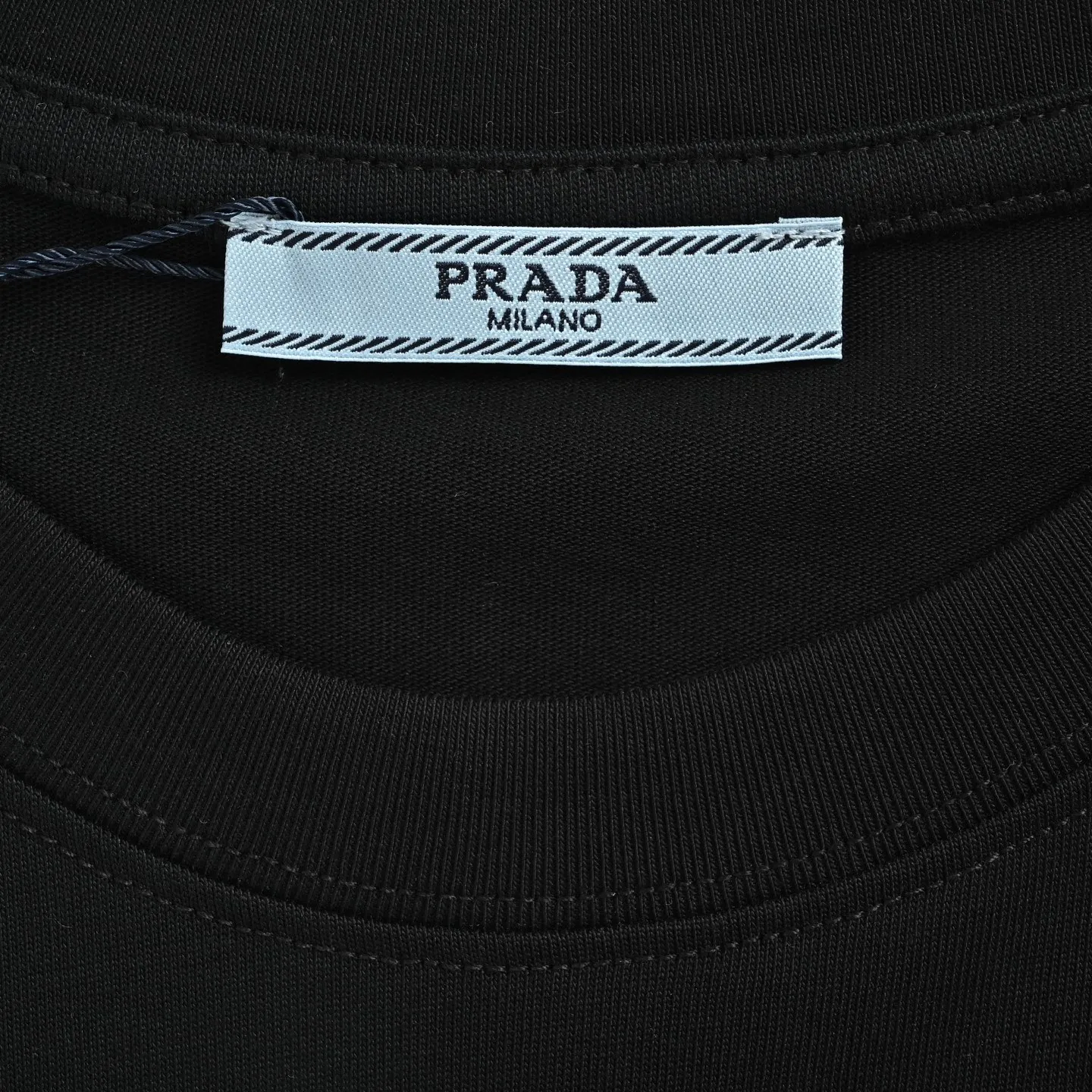 Prada/ logo