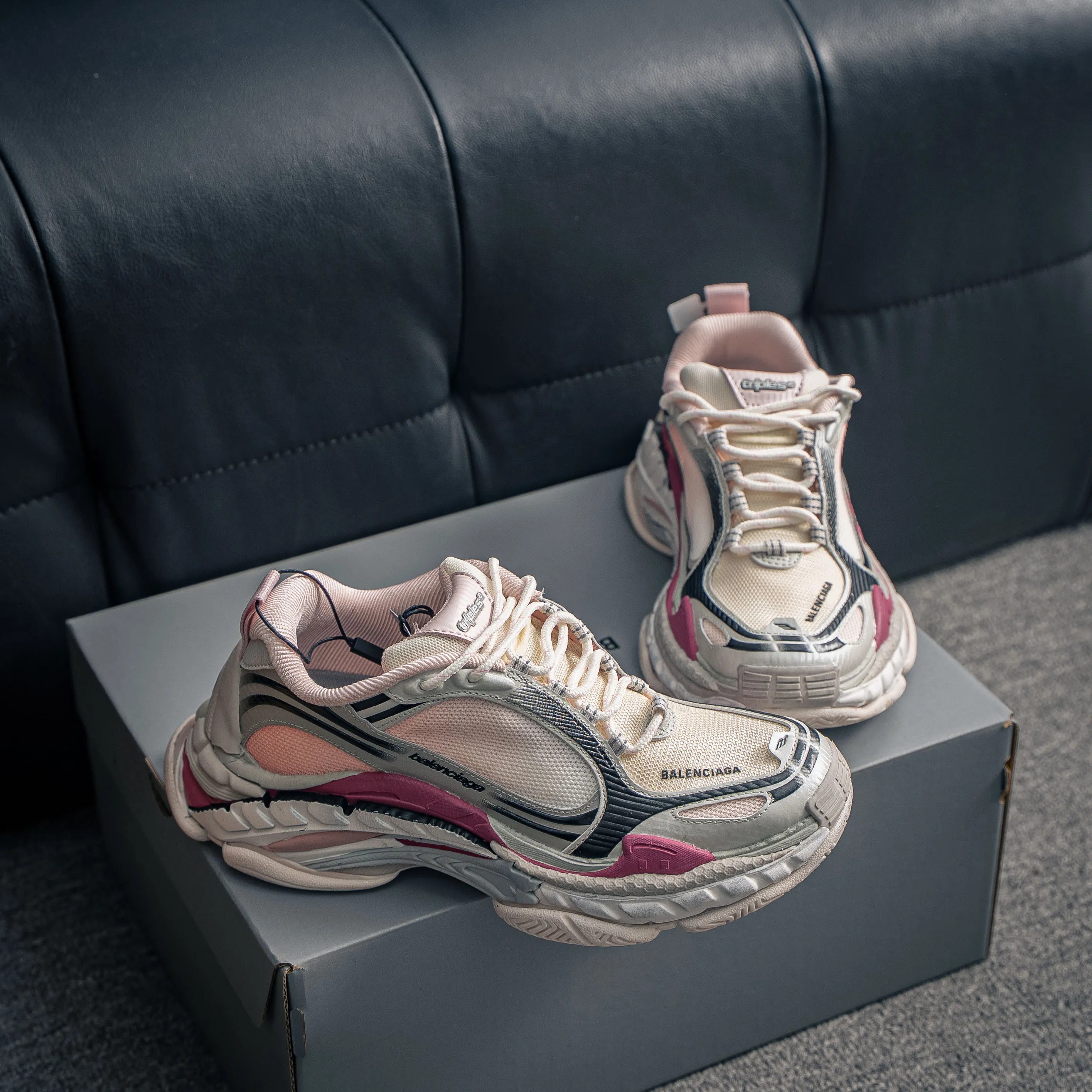 # Balenciaga Trie S .2 Platform Sole Lace-Up Low-Top Balenciaga Cristobal Balenciaga ，
