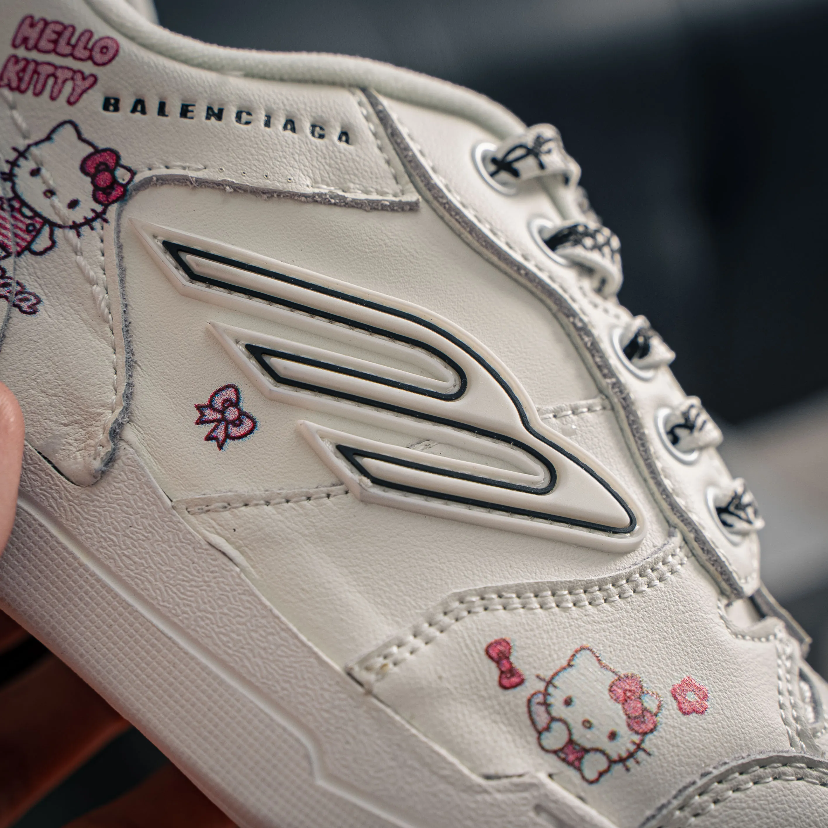 #Hello Kitty x Balenciaga Hamons Worn-Out 18 Cowhide Leather Lace-Up Low-Top Shoes Skate Shoes
