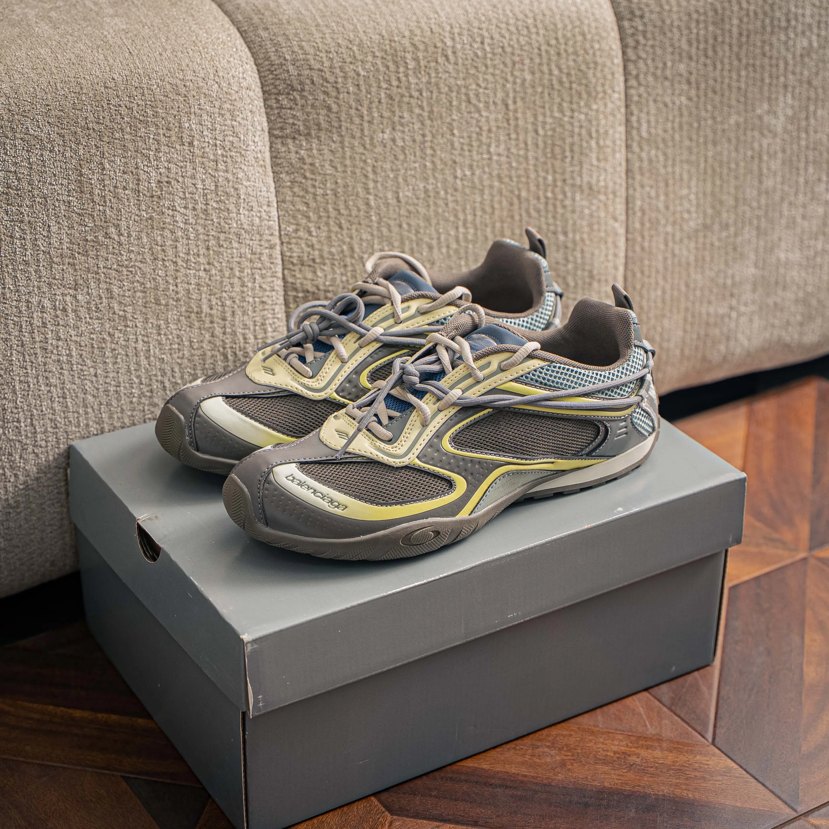 # Balenciaga 25 Radar Lace-Up Radar Sneaker Mesh Retro Size：35