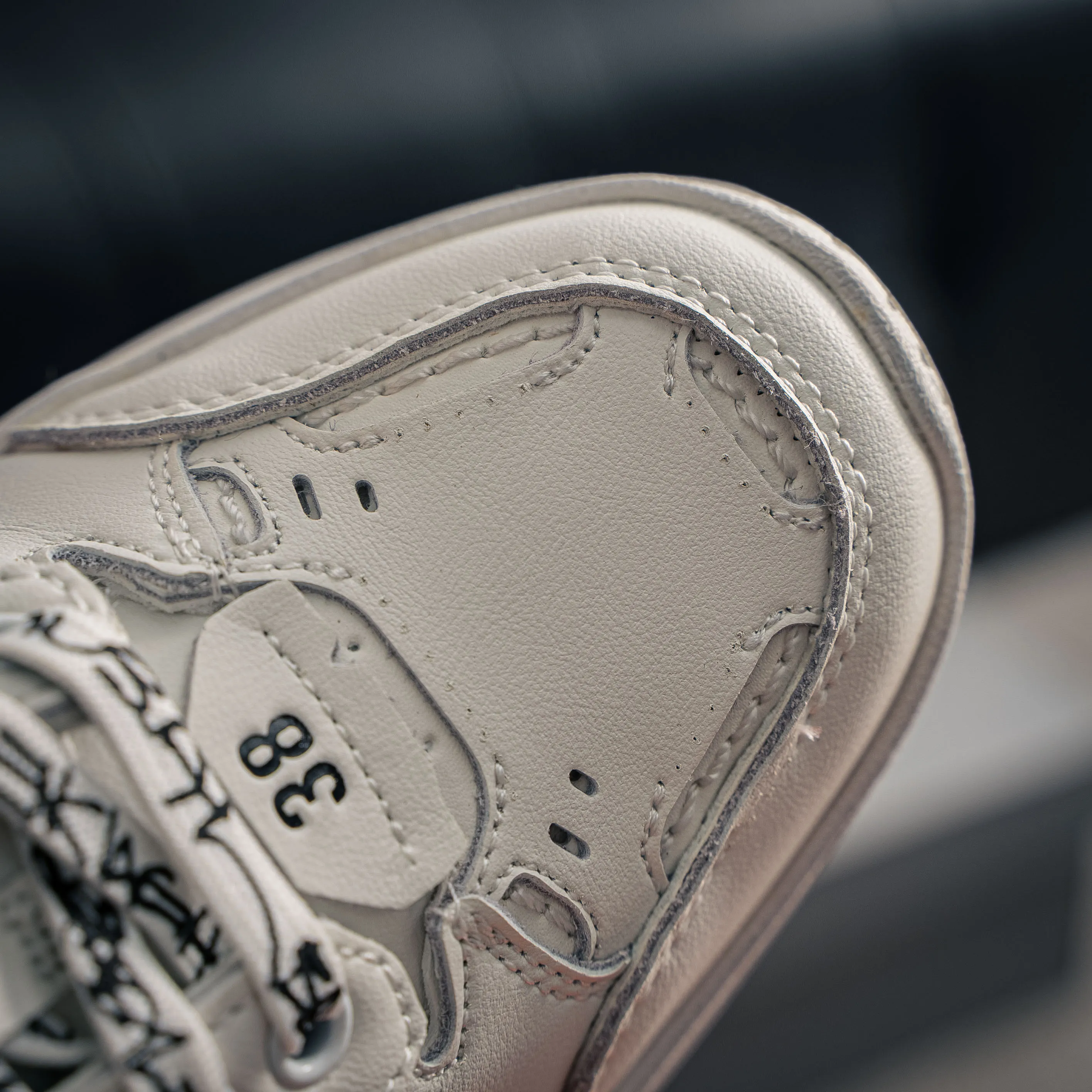 #Hello Kitty x Balenciaga Hamons Worn-Out 18 Cowhide Leather Lace-Up Low-Top Shoes Skate Shoes
