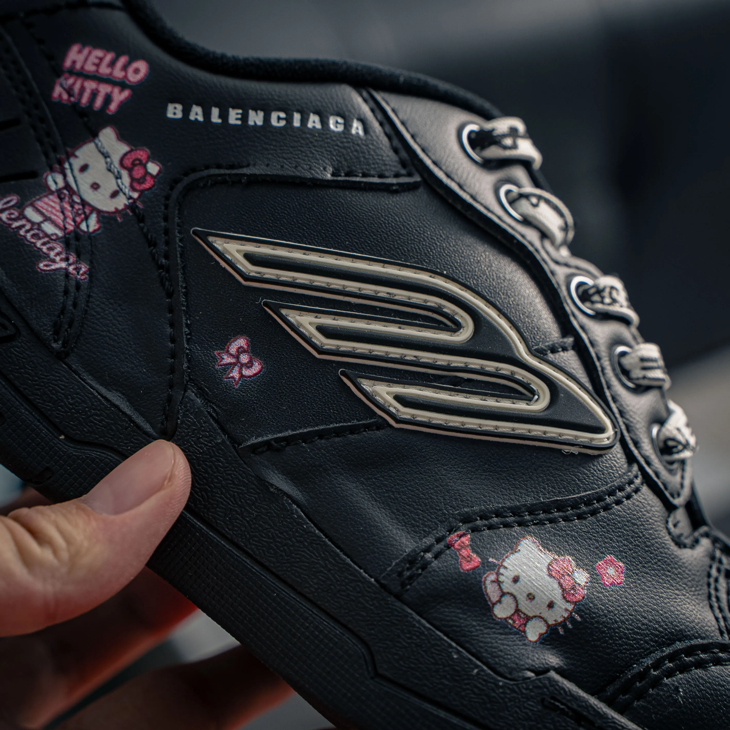 #Hello Kitty x Balenciaga Hamons Worn-Out 18 Cowhide Leather Lace-Up Low-Top Shoes Skate Shoes