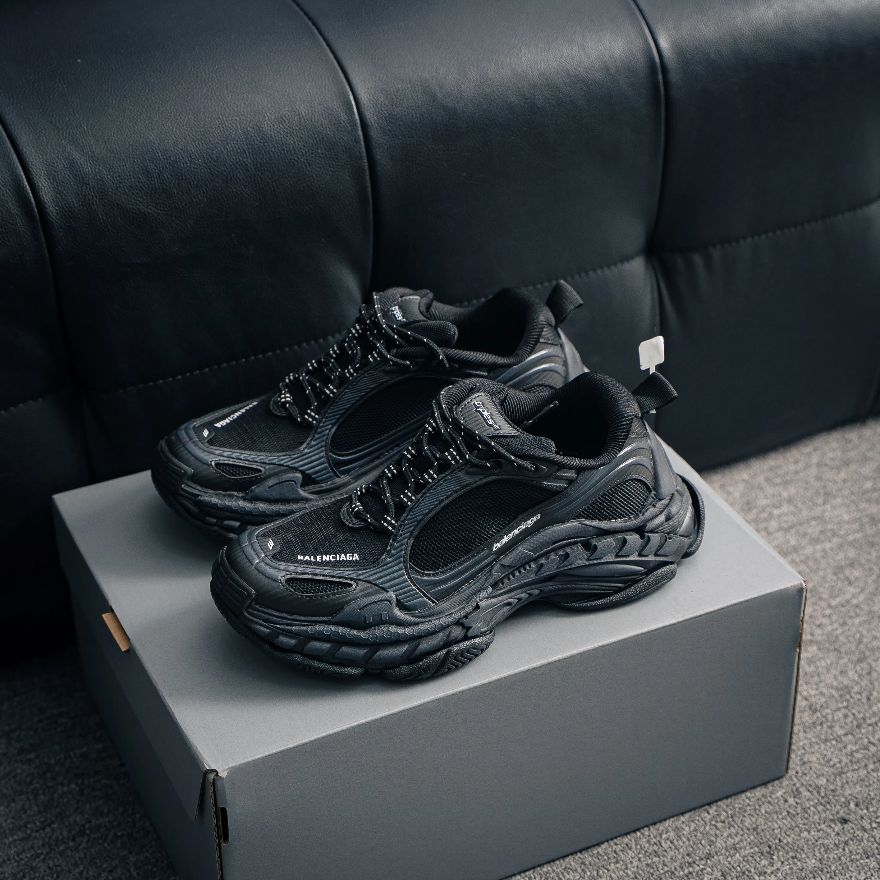 # Balenciaga Trie S .2 Platform Sole Lace-Up Low-Top Balenciaga Cristobal Balenciaga ，