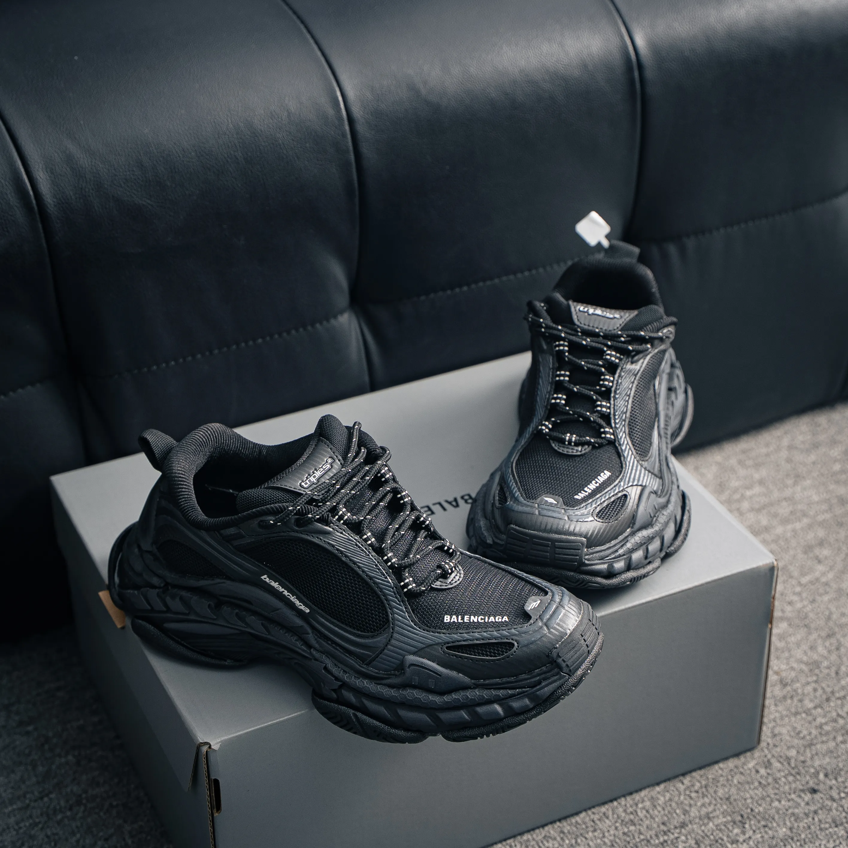 # Balenciaga Trie S .2 Platform Sole Lace-Up Low-Top Balenciaga Cristobal Balenciaga ，