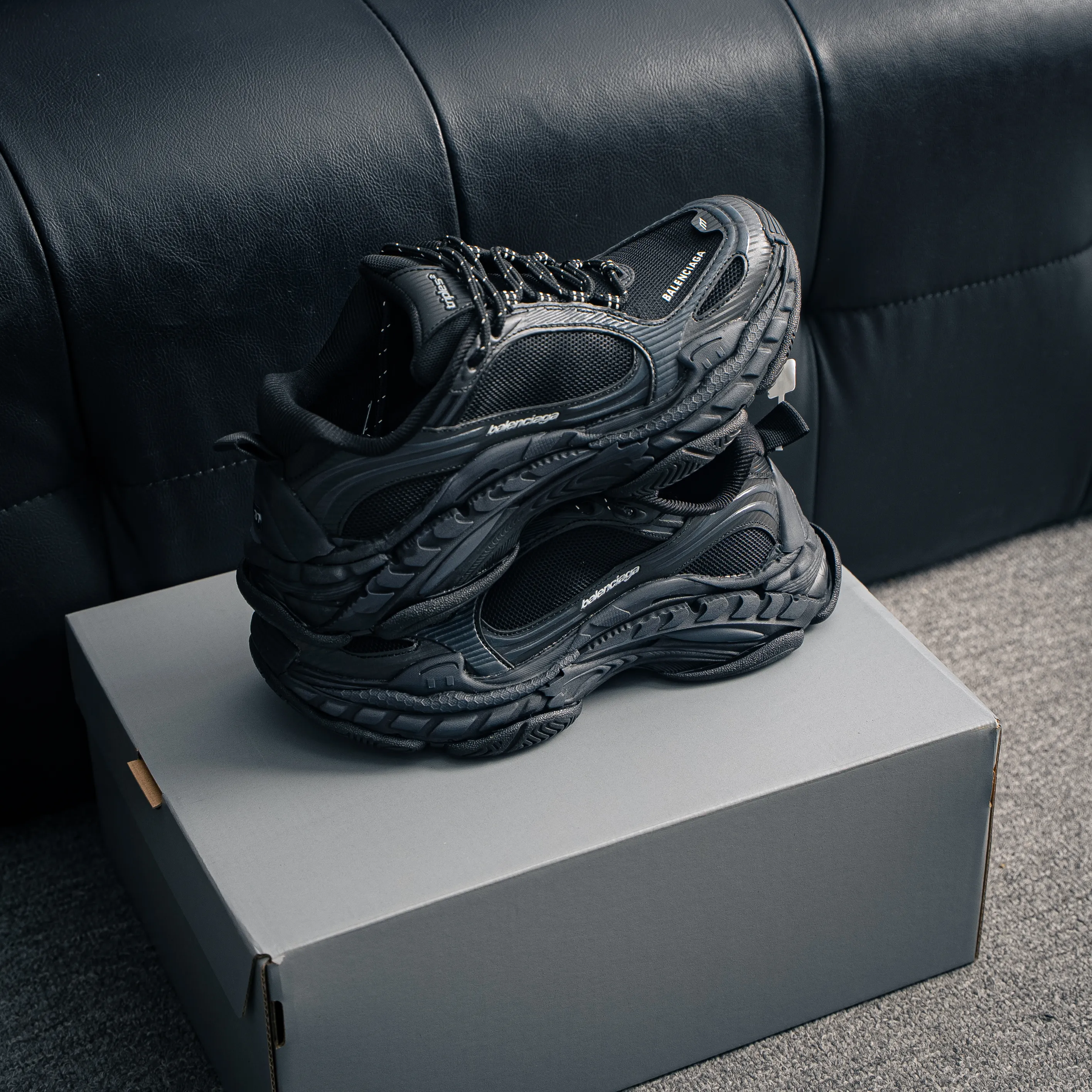 # Balenciaga Trie S .2 Platform Sole Lace-Up Low-Top Balenciaga Cristobal Balenciaga ，