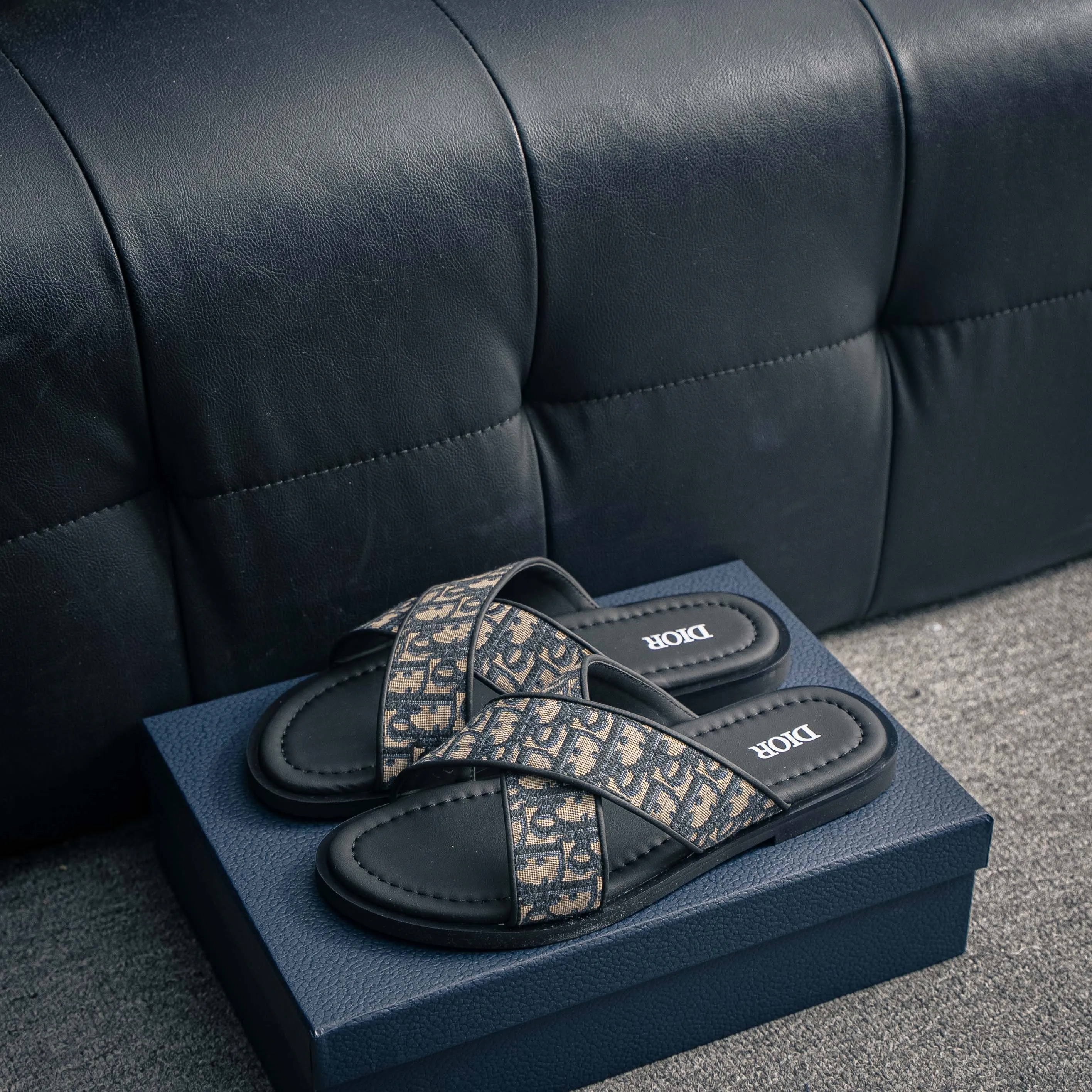 # Dior Alias Cowhide Leather Shoes Beige Shoes Sandals Dior Alias Sandals Classic ， Dior 。 Black