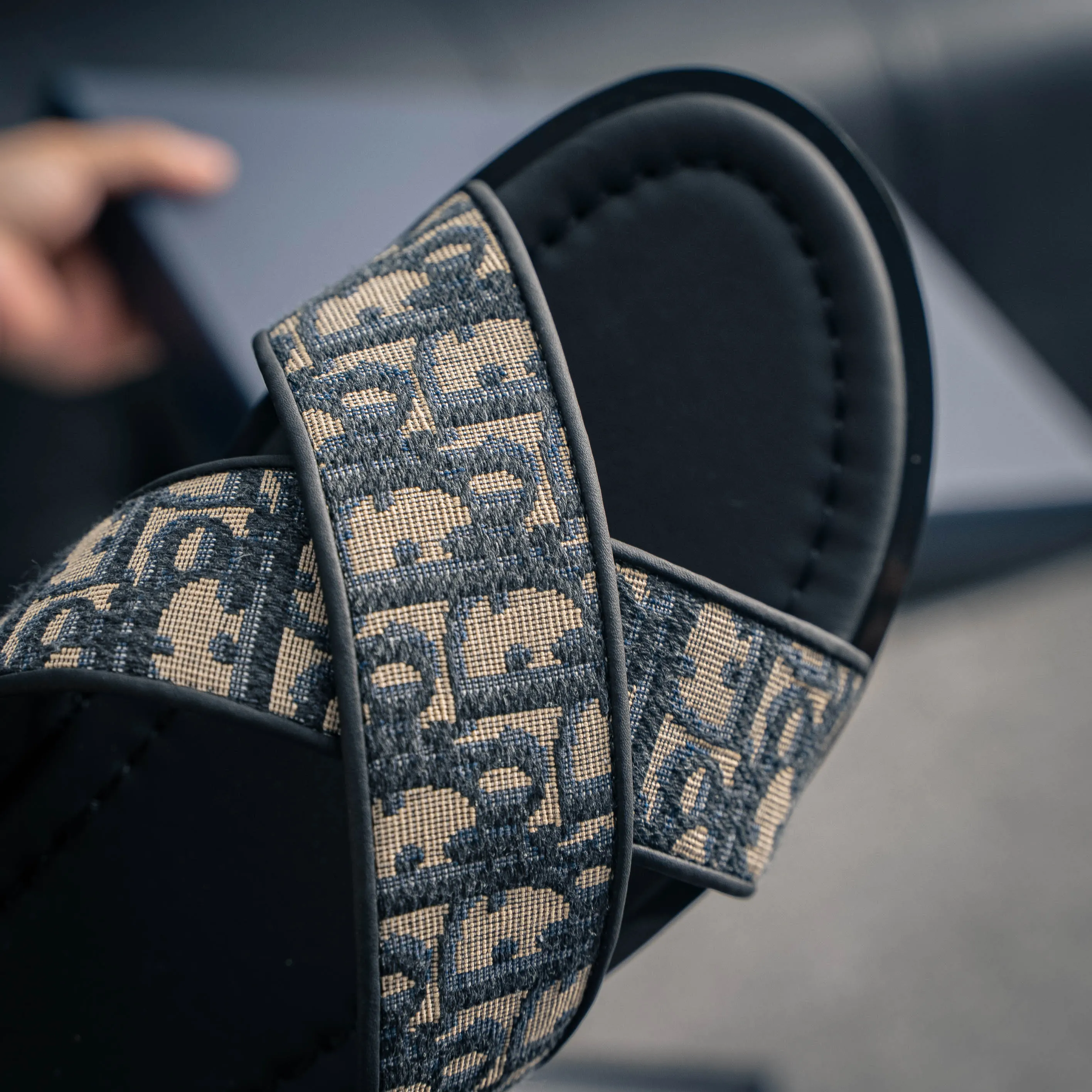 # Dior Alias Cowhide Leather Shoes Beige Shoes Sandals Dior Alias Sandals Classic ， Dior 。 Black