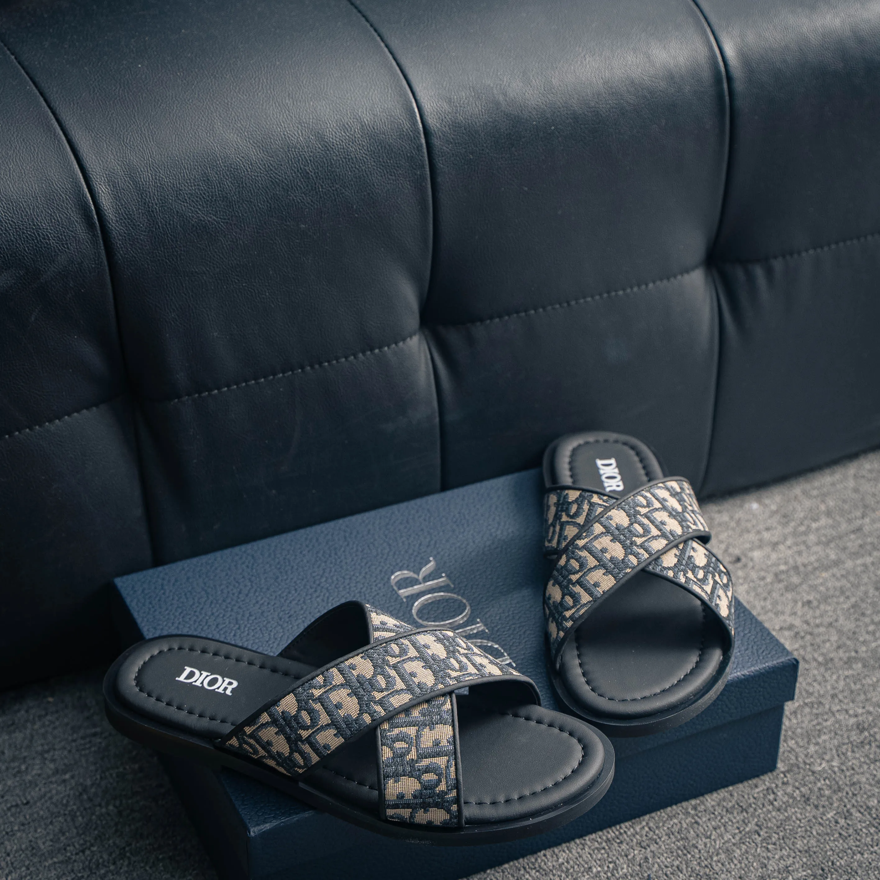 # Dior Alias Cowhide Leather Shoes Beige Shoes Sandals Dior Alias Sandals Classic ， Dior 。 Black