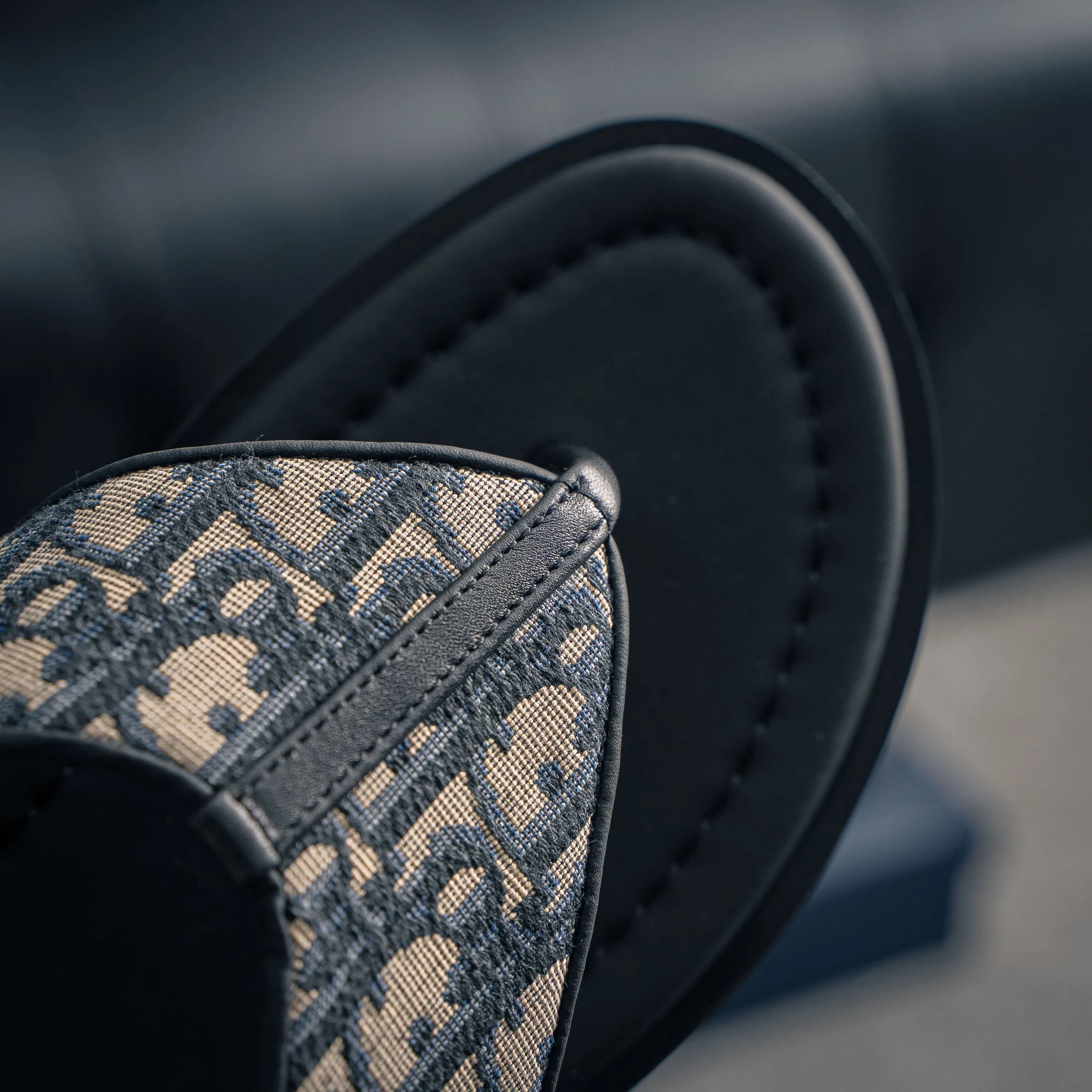 # Dior Alias Cowhide Leather Shoes Beige Shoes Sandals Dior Alias Sandals Classic ， Dior 。 Black