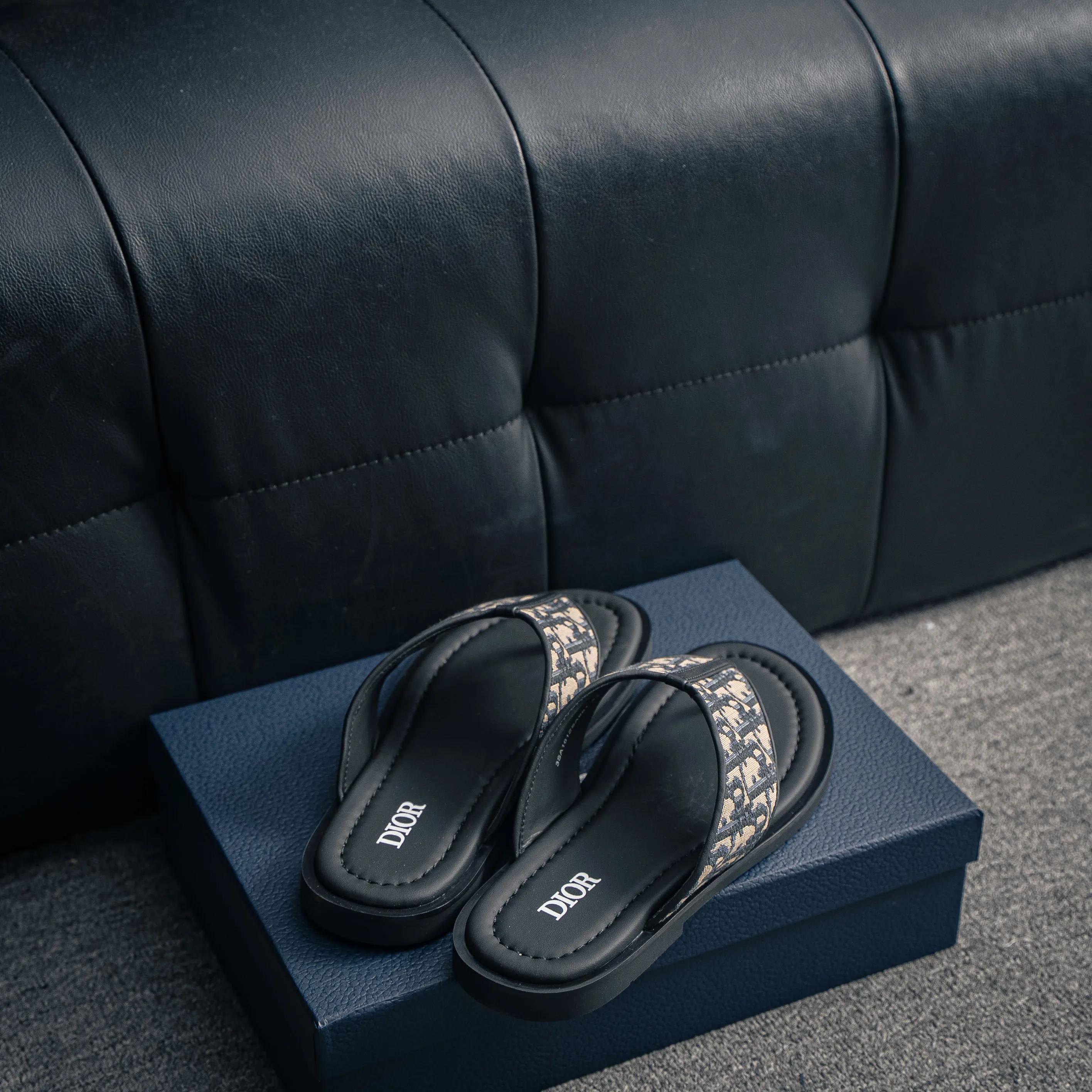 # Dior Alias Cowhide Leather Shoes Beige Shoes Sandals Dior Alias Sandals Classic ， Dior 。 Black