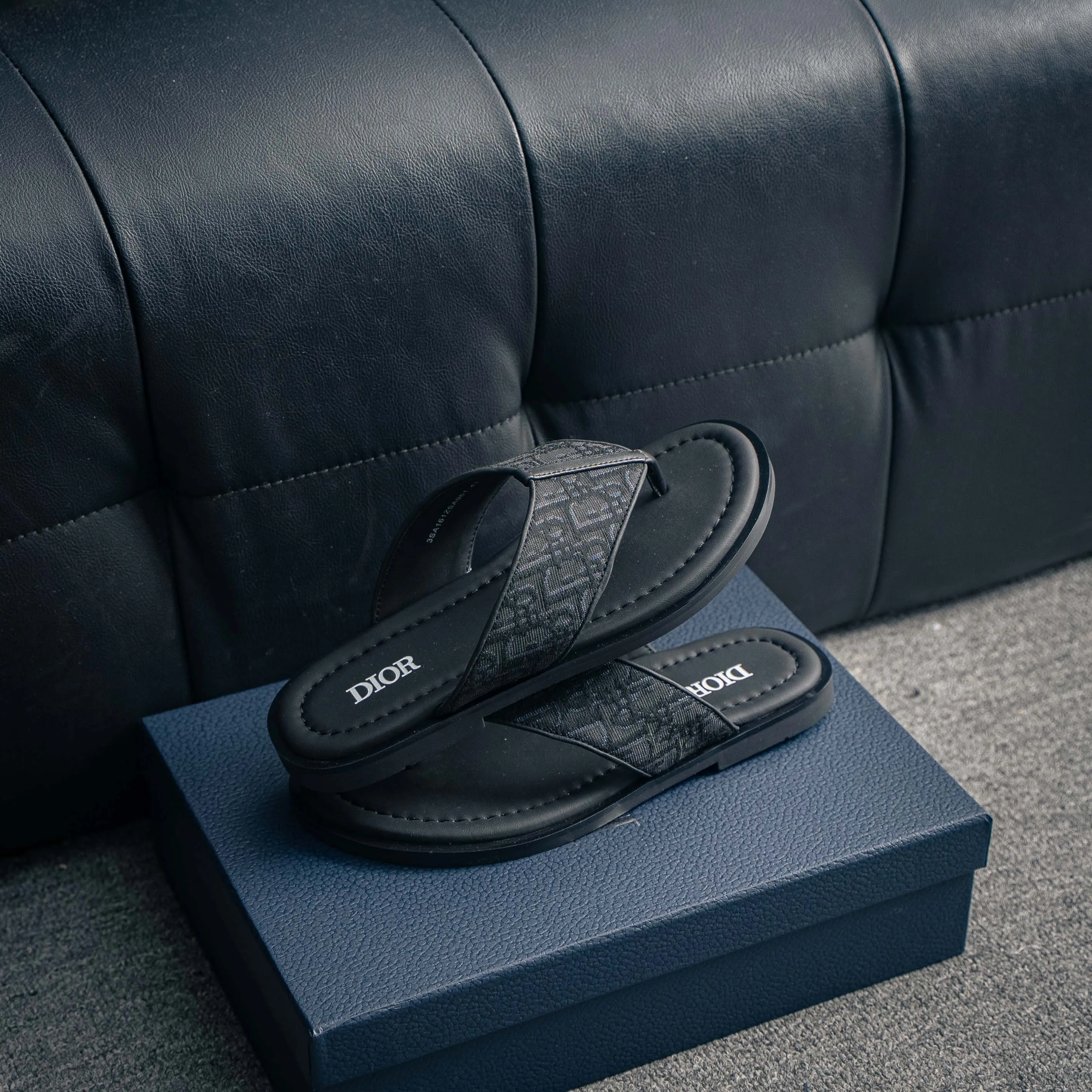 # Dior Alias Cowhide Leather Shoes Beige Shoes Sandals Dior Alias Sandals Classic ， Dior 。 Black