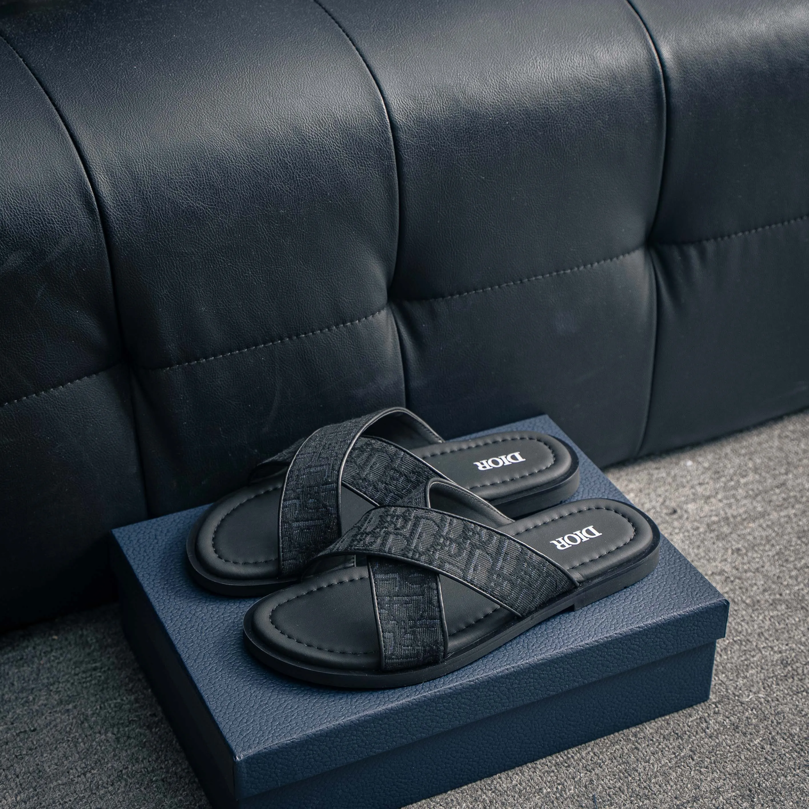 # Dior Alias Cowhide Leather Shoes Beige Shoes Sandals Dior Alias Sandals Classic ， Dior 。 Black