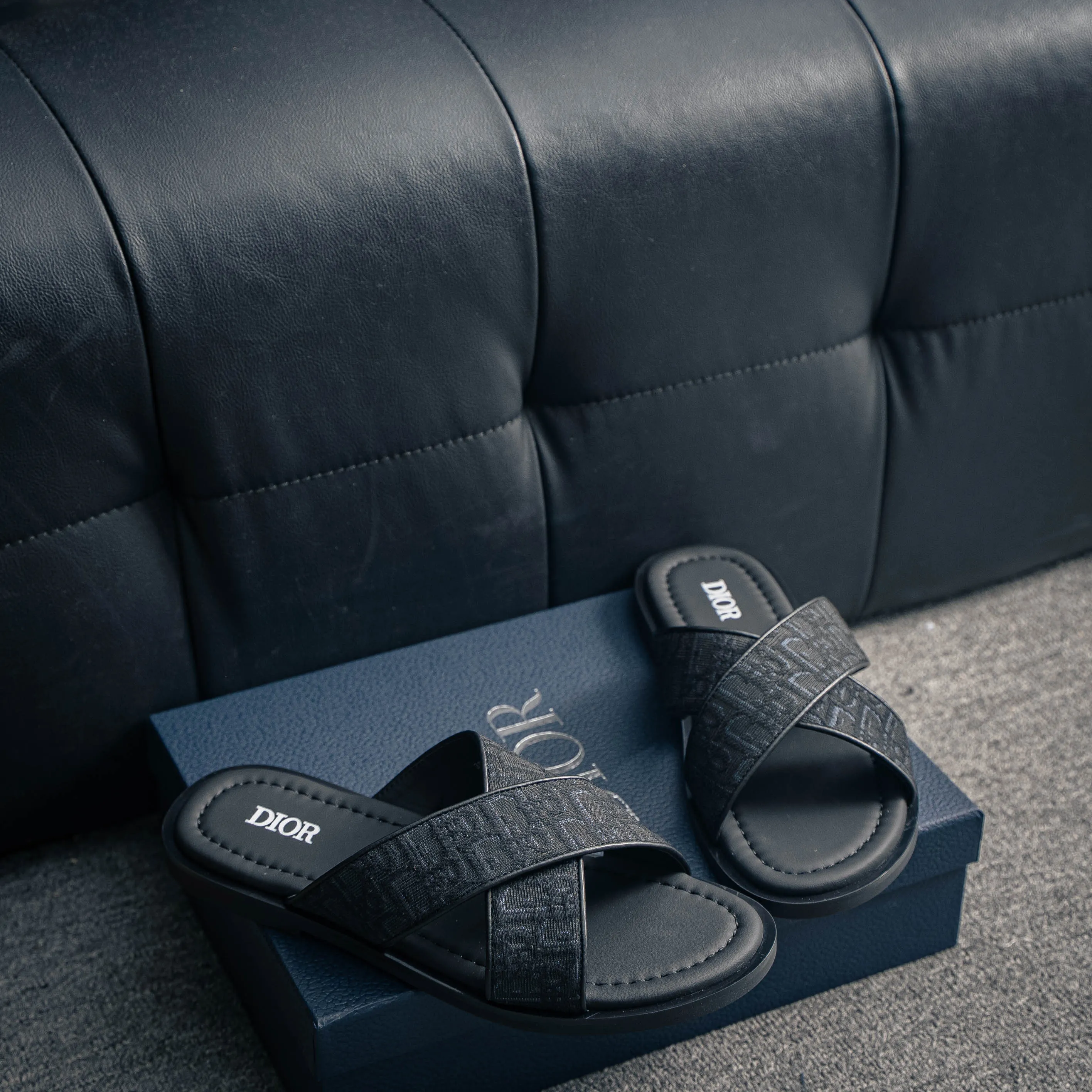 # Dior Alias Cowhide Leather Shoes Beige Shoes Sandals Dior Alias Sandals Classic ， Dior 。 Black