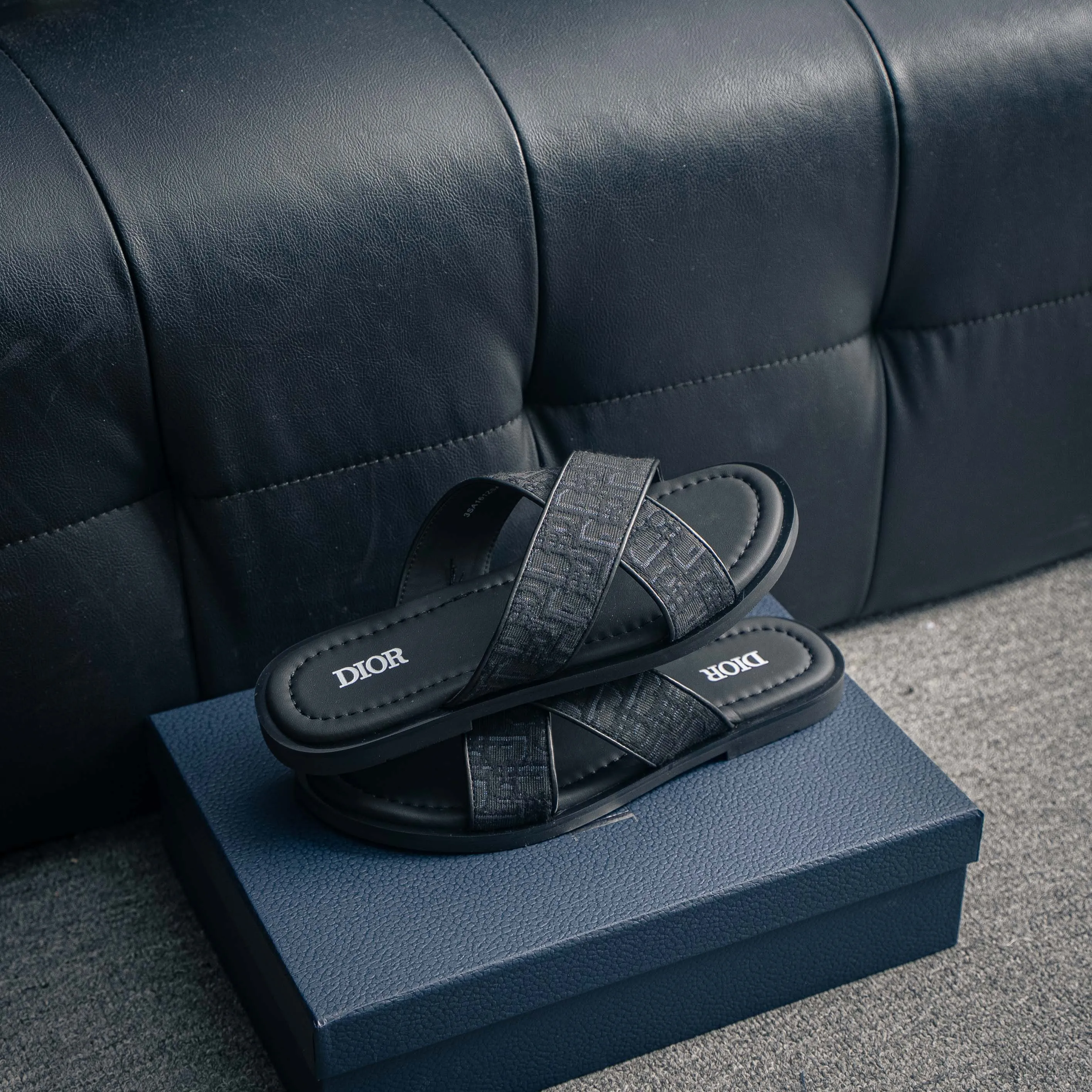 # Dior Alias Cowhide Leather Shoes Beige Shoes Sandals Dior Alias Sandals Classic ， Dior 。 Black