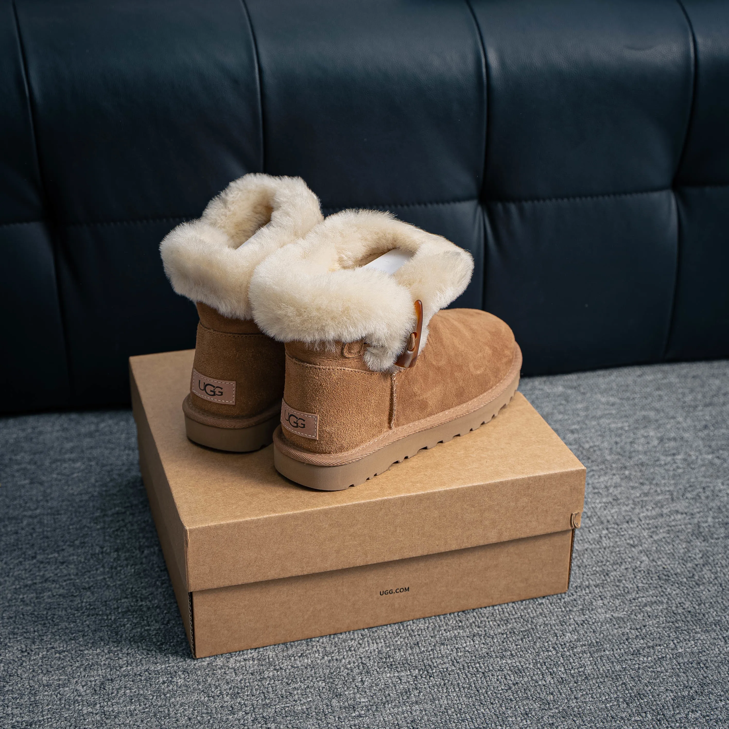 1118816 UGG Classic Short II A Size：35 36 37 38 39 40 /54006